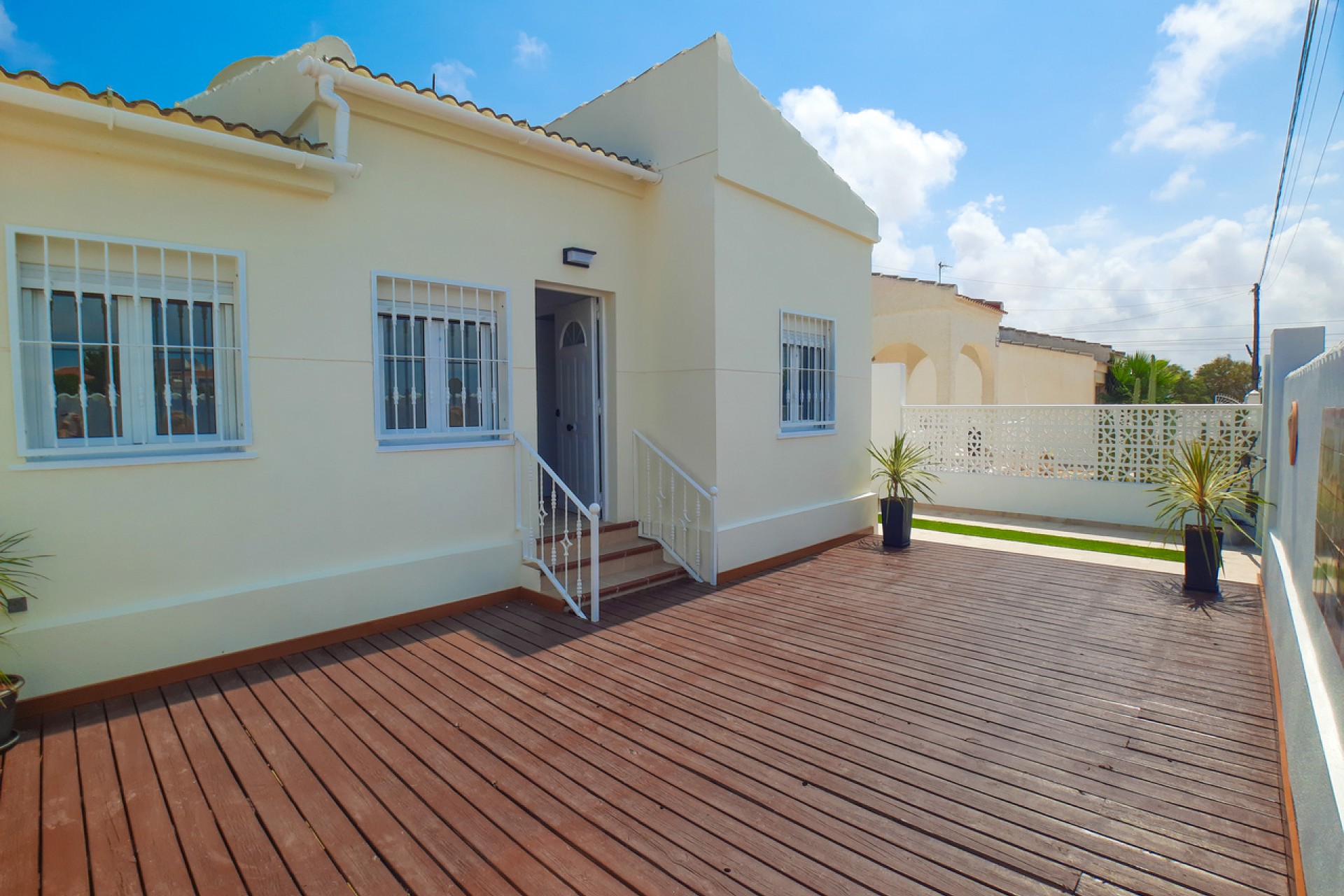 Resale - Chalet -
Torrevieja - Costa Blanca