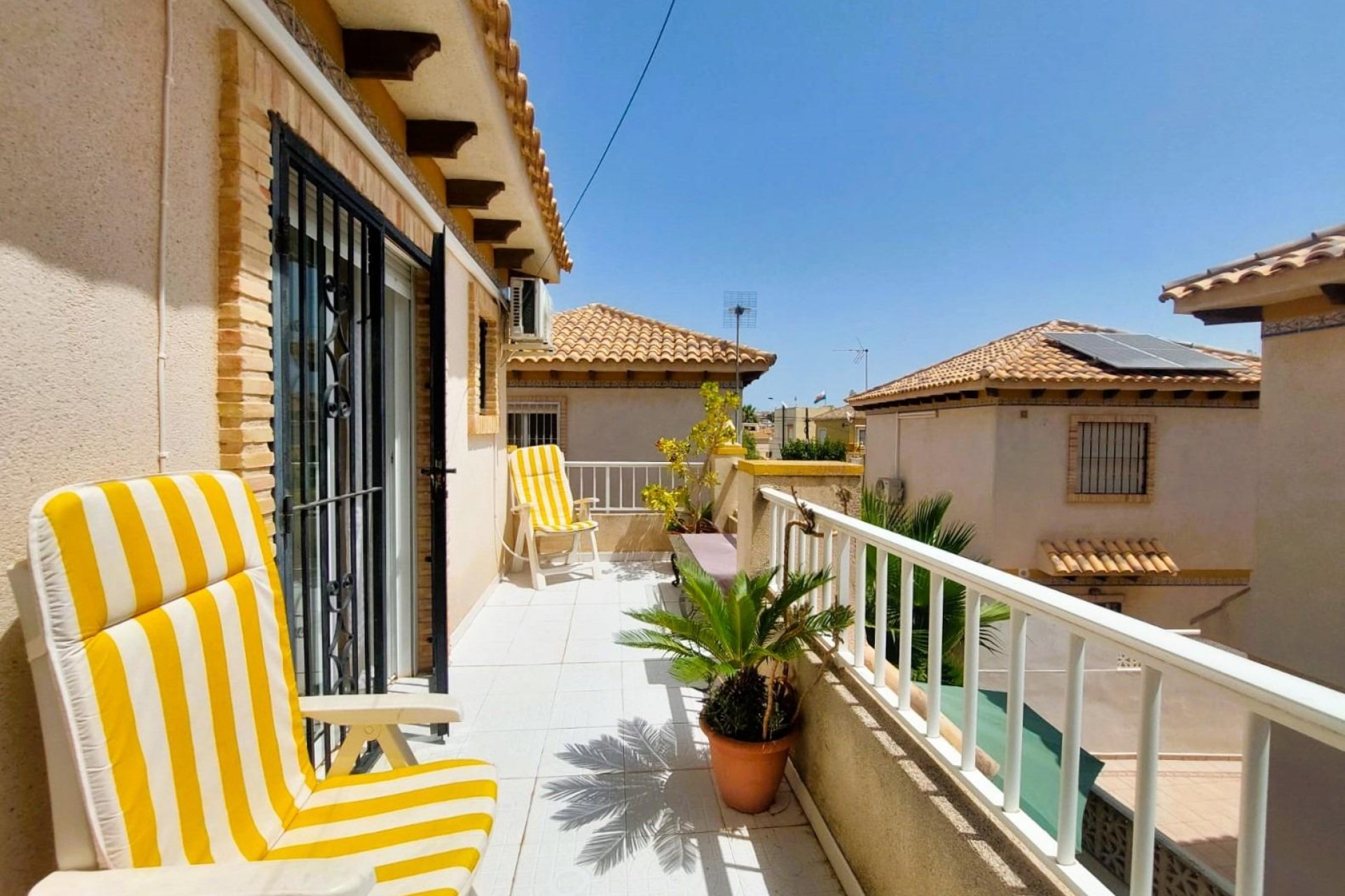 Resale - Chalet -
Torrevieja - Costa Blanca