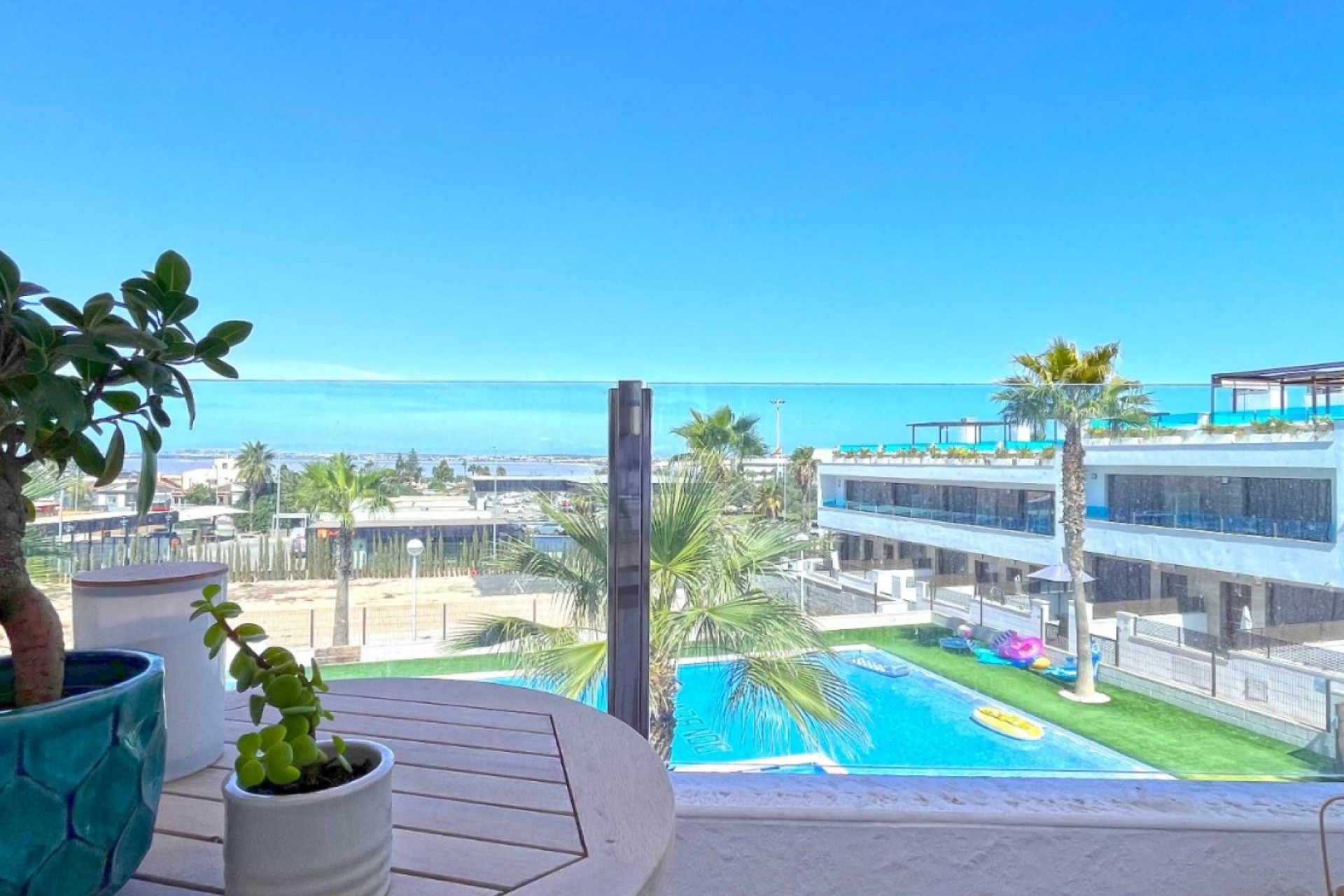 Resale - Chalet -
Torrevieja - Costa Blanca