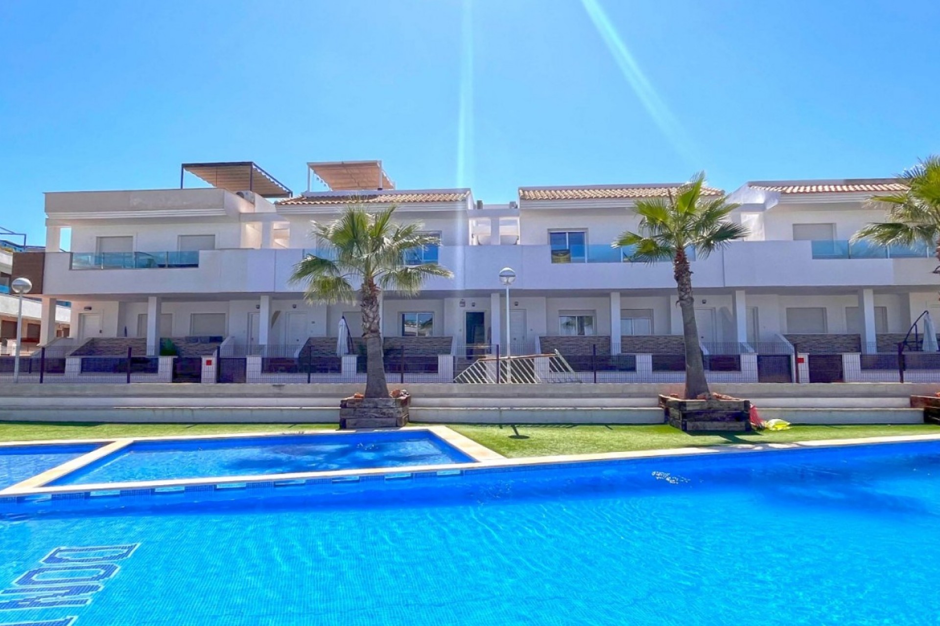 Resale - Chalet -
Torrevieja - Costa Blanca