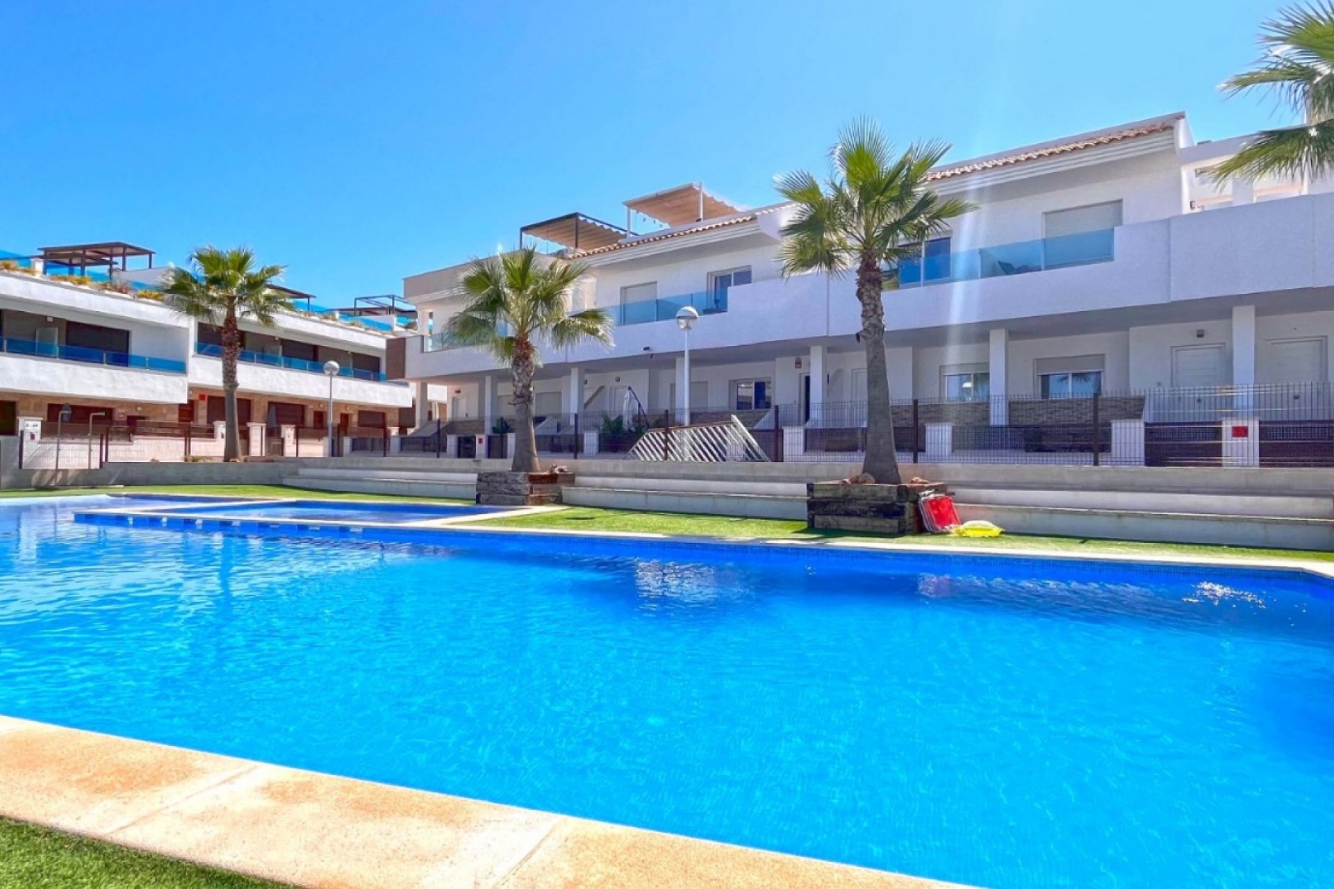 Resale - Chalet -
Torrevieja - Costa Blanca