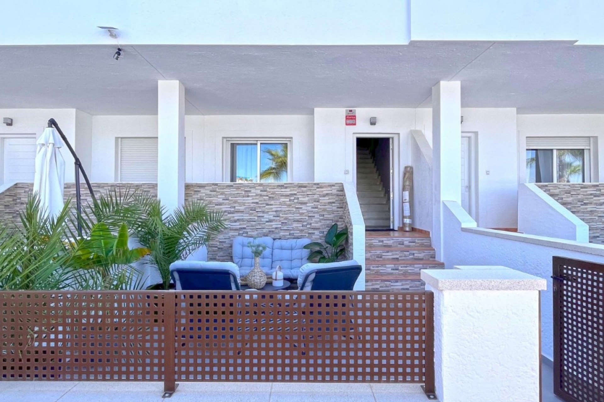 Resale - Chalet -
Torrevieja - Costa Blanca