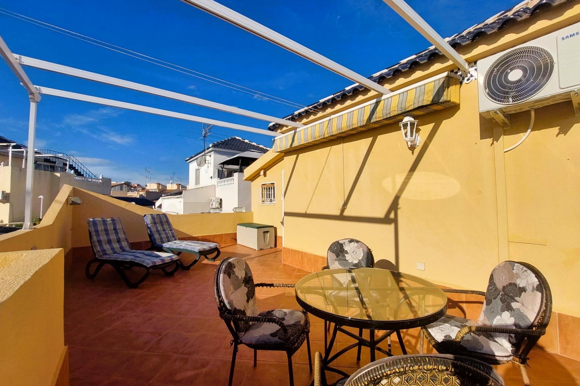 Resale - Chalet -
Torrevieja - Costa Blanca