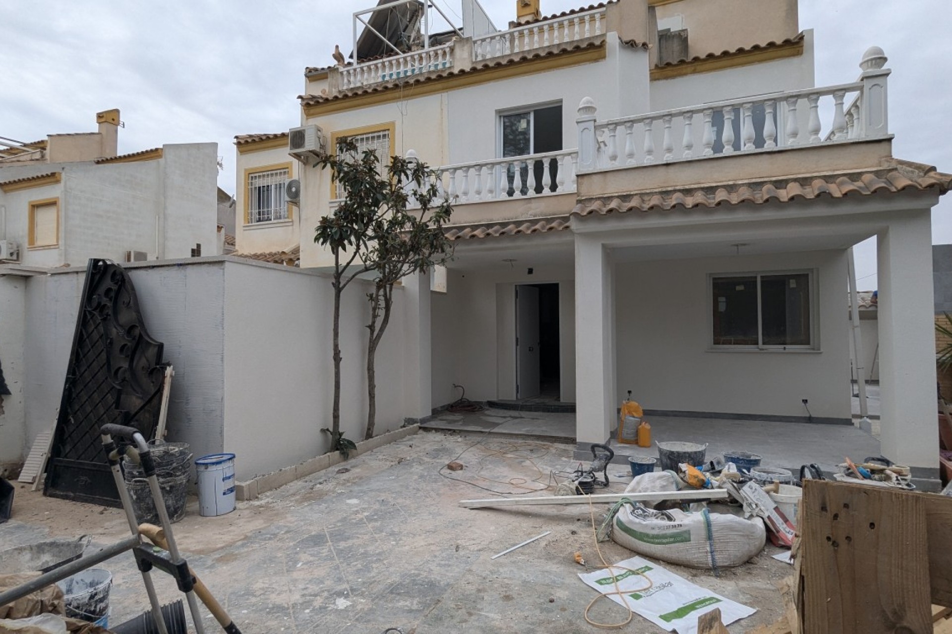 Resale - Chalet -
Torrevieja - Costa Blanca