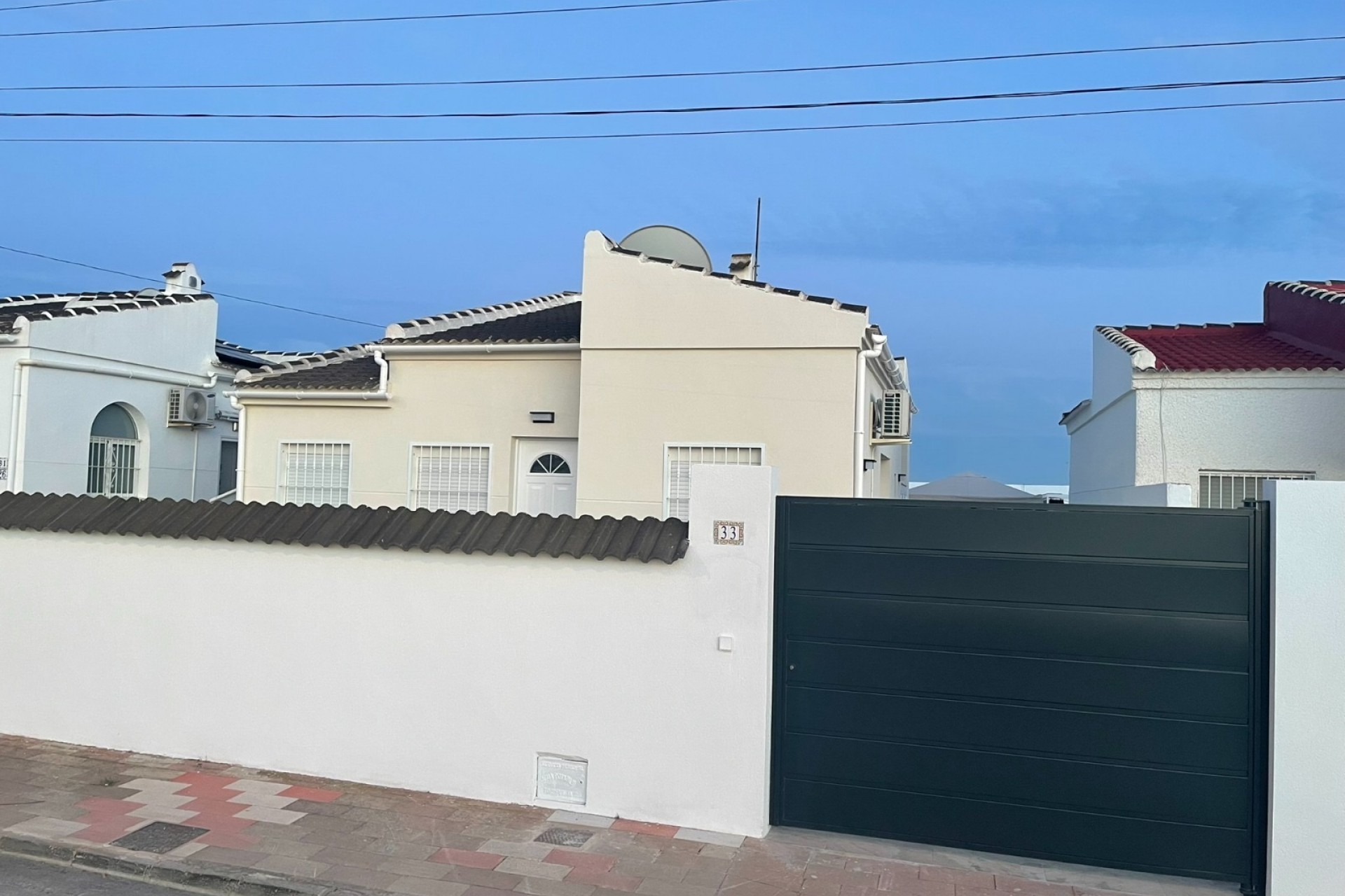 Resale - Chalet -
Torrevieja - Costa Blanca