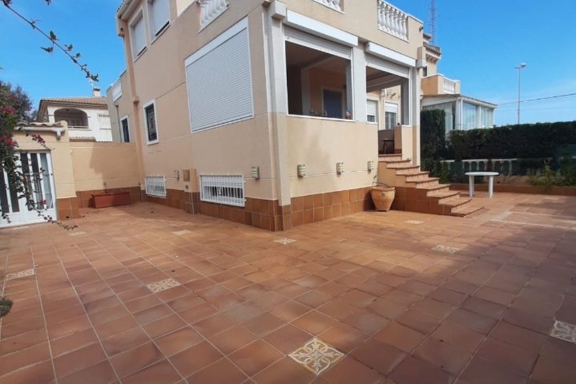 Resale - Chalet -
Torrevieja - Costa Blanca