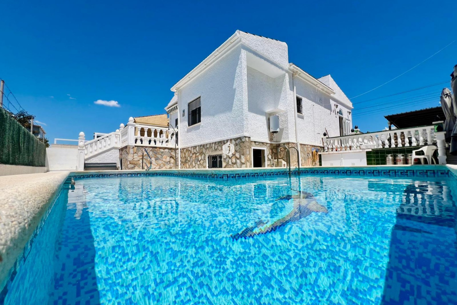 Resale - Chalet -
Torrevieja - Costa Blanca