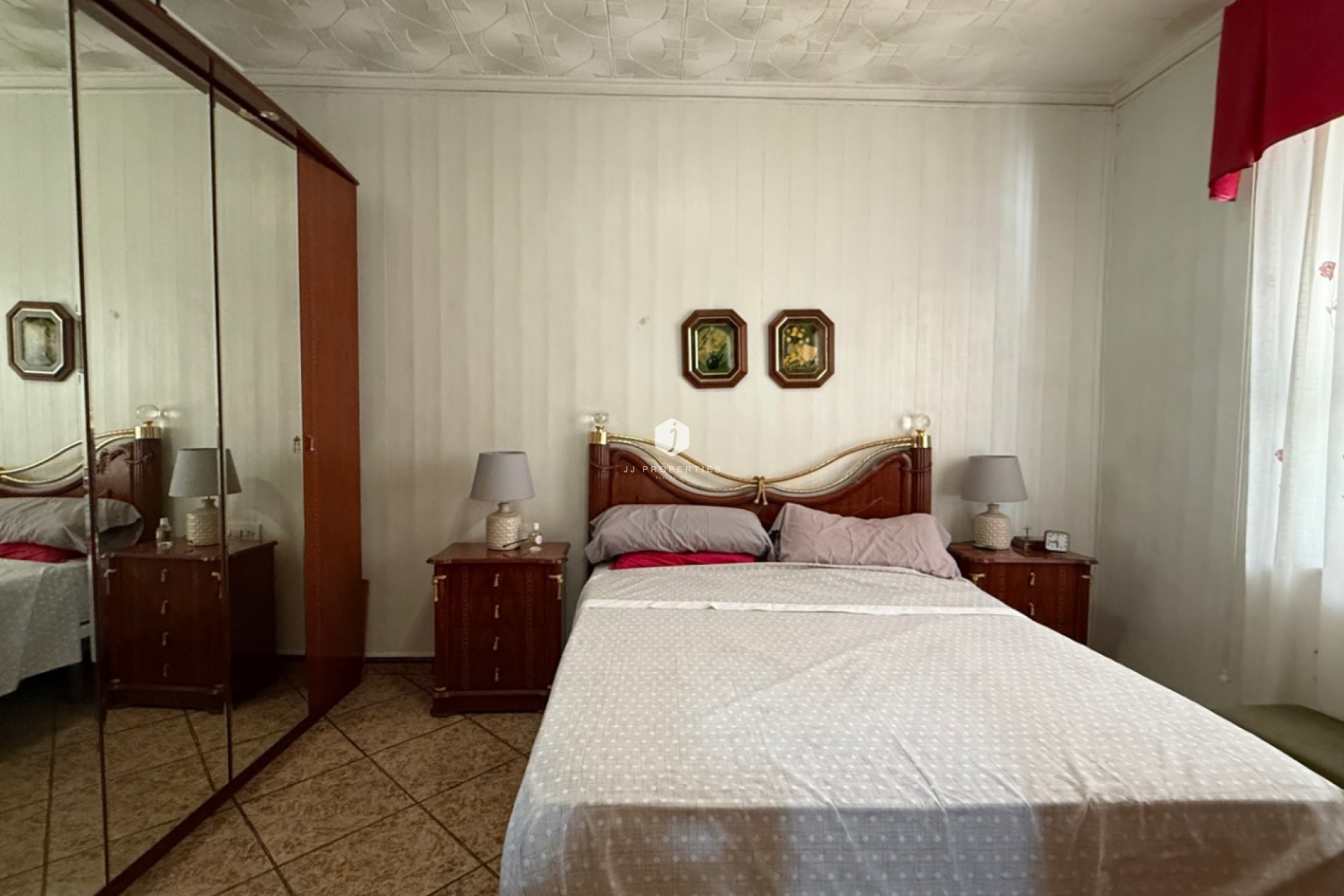 Resale - Chalet -
Torrevieja - Costa Blanca