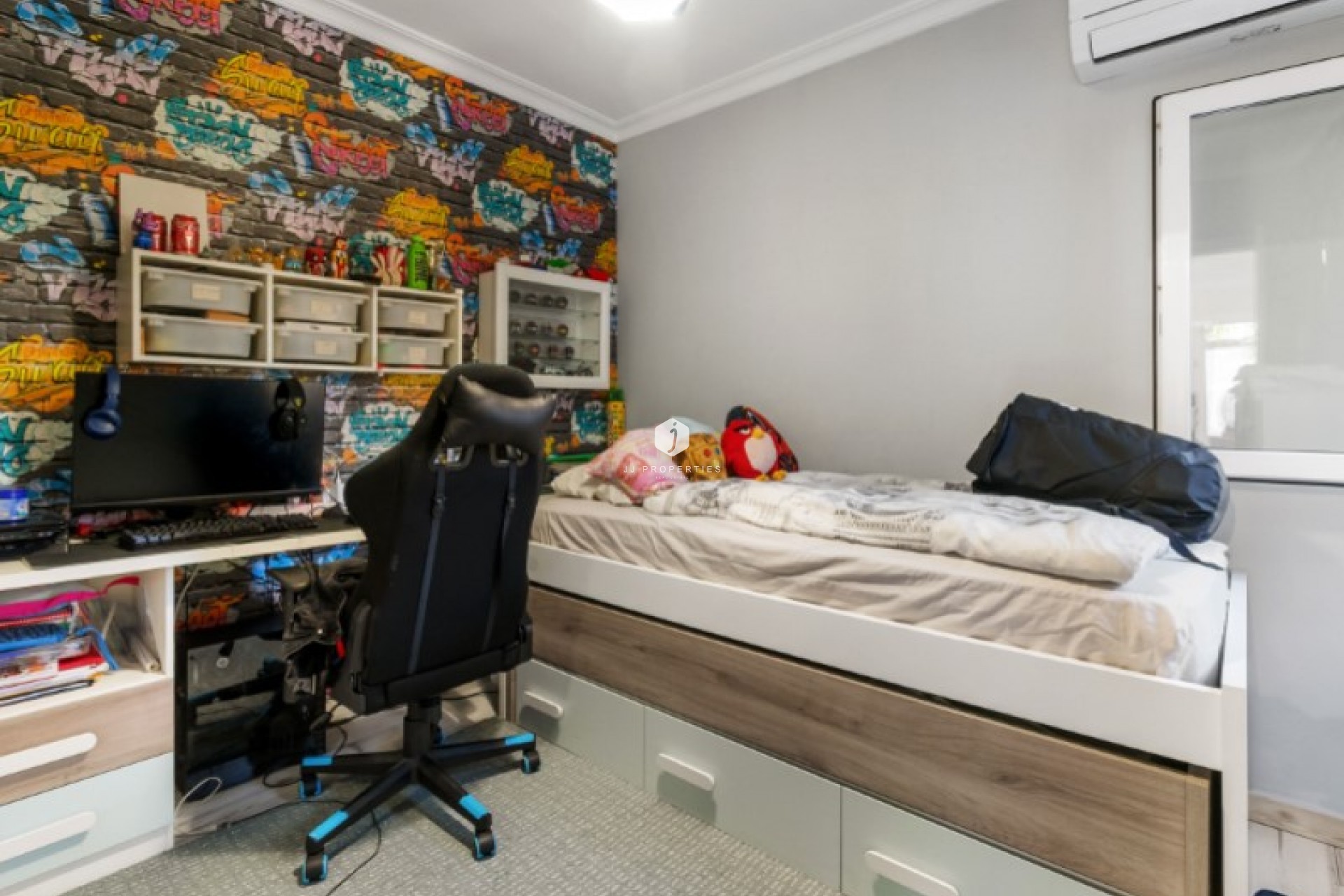 Resale - Chalet -
Torrevieja - Costa Blanca