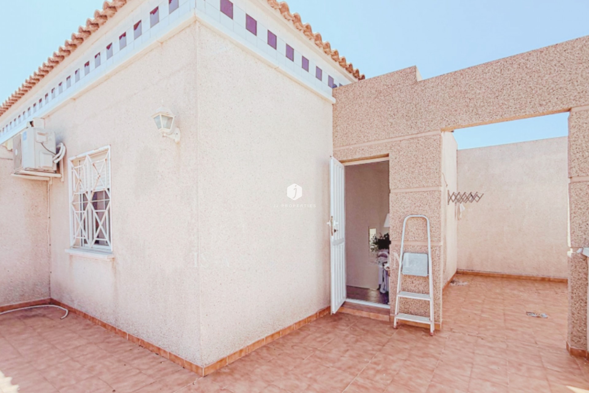 Resale - Chalet -
Torrevieja - Costa Blanca