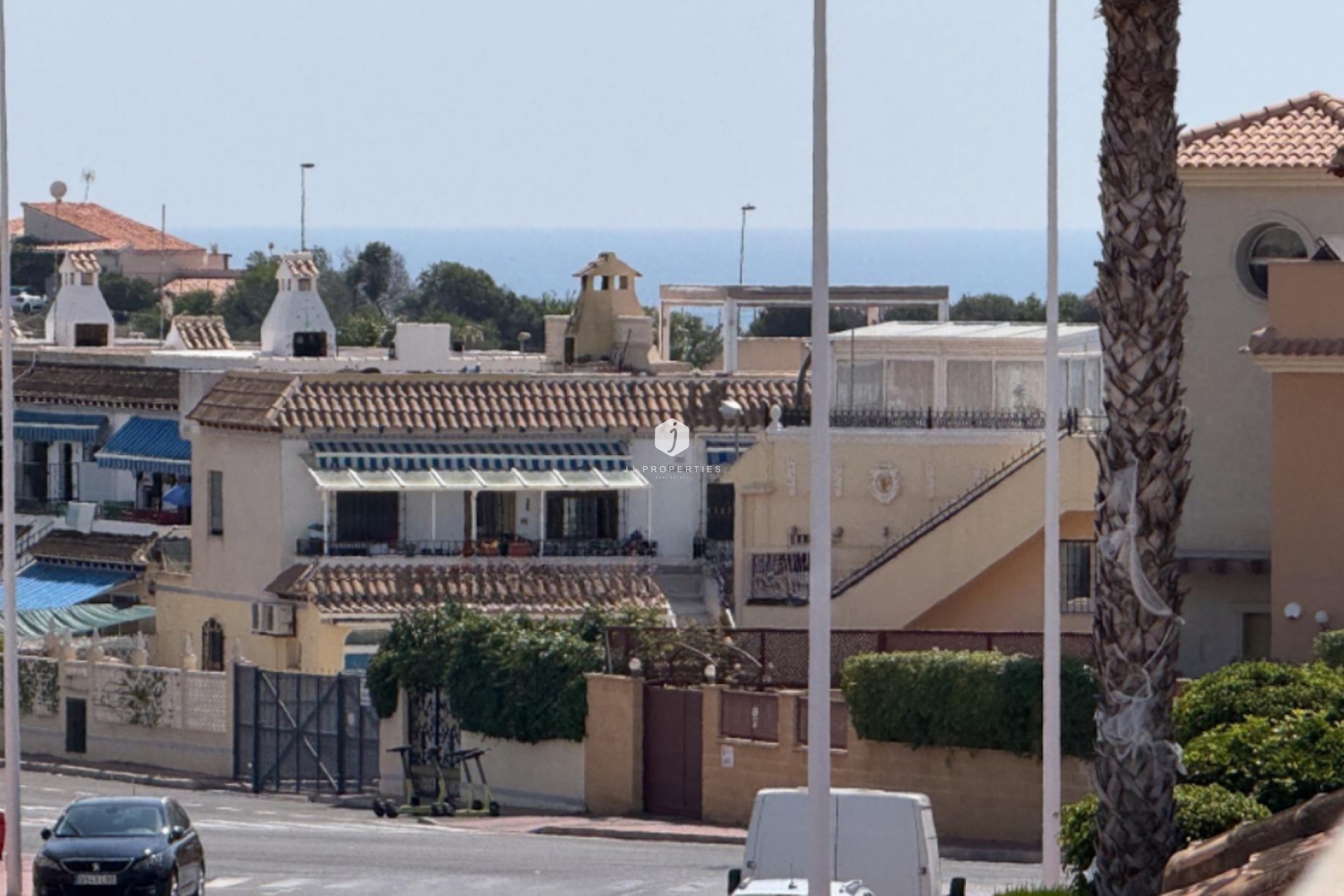Resale - Chalet -
Torrevieja - Costa Blanca