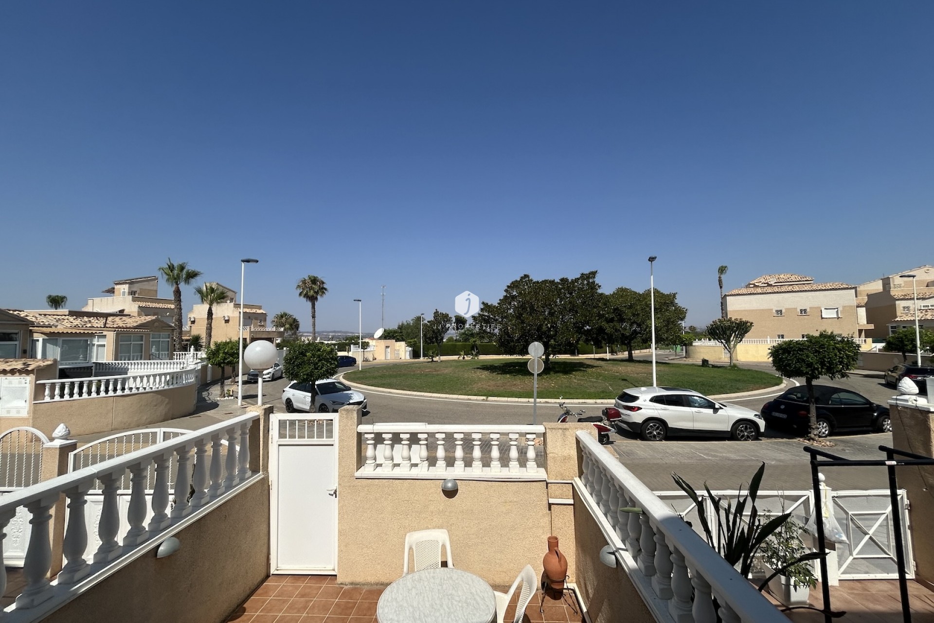 Resale - Chalet -
Torrevieja - Costa Blanca