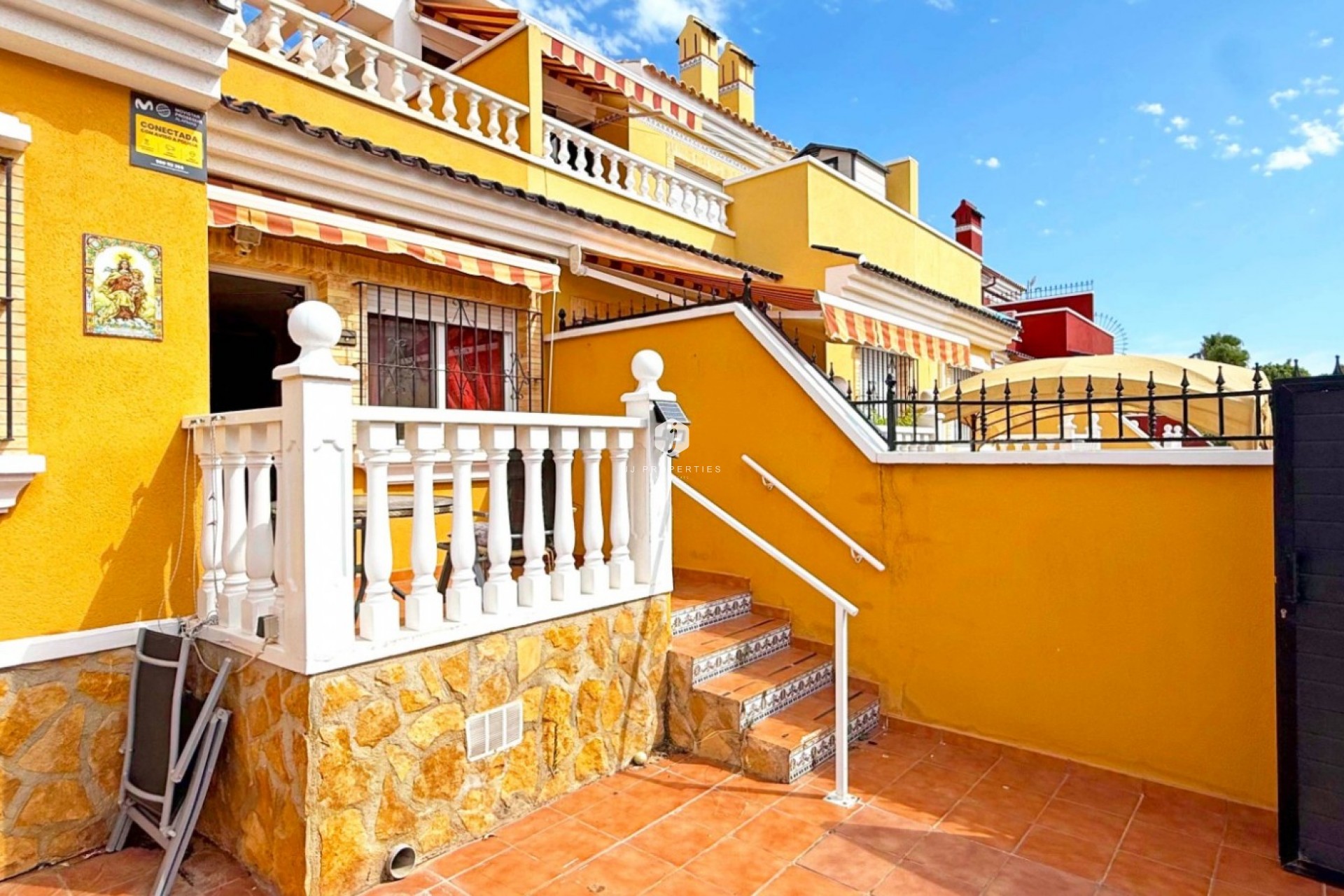 Resale - Chalet -
Torrevieja - Costa Blanca
