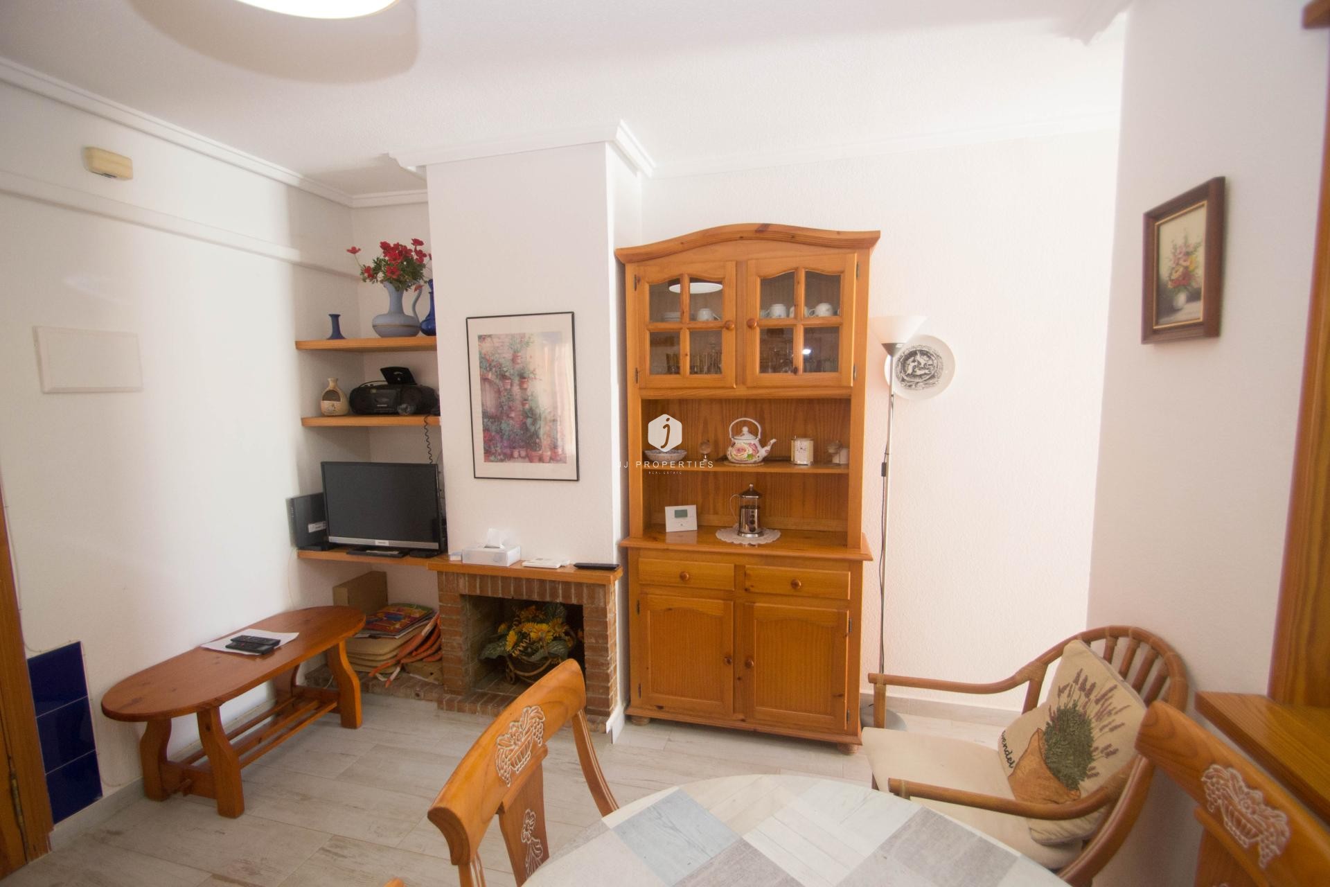Resale - Chalet -
Torrevieja - Costa Blanca