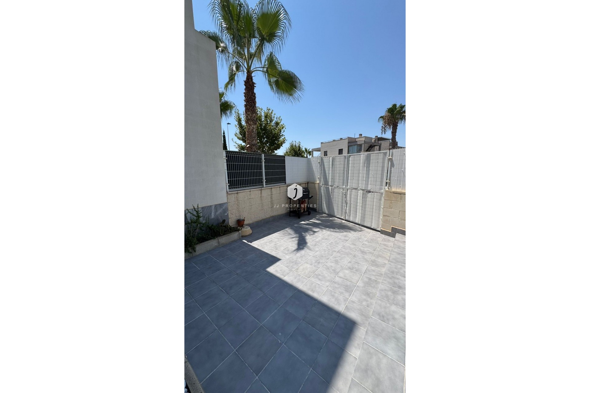 Resale - Chalet -
Torrevieja - Costa Blanca