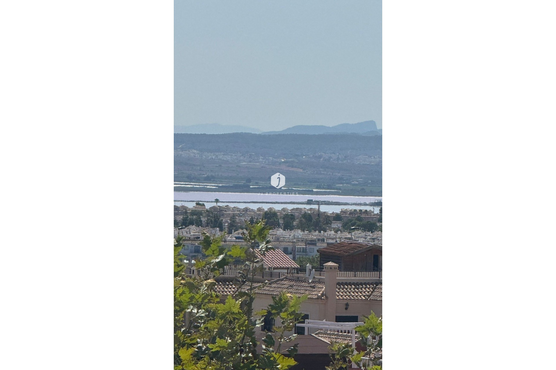 Resale - Chalet -
Torrevieja - Costa Blanca