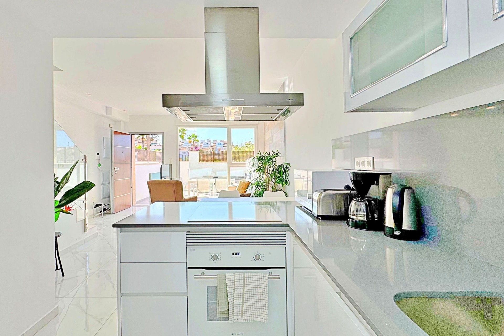 Resale - Chalet -
Torrevieja - Costa Blanca