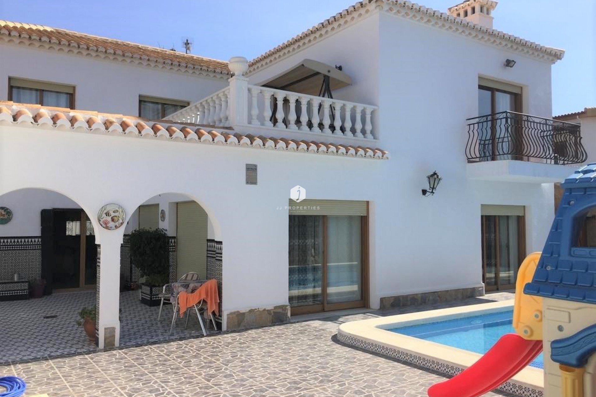 Resale - Chalet -
Torrevieja - Costa Blanca