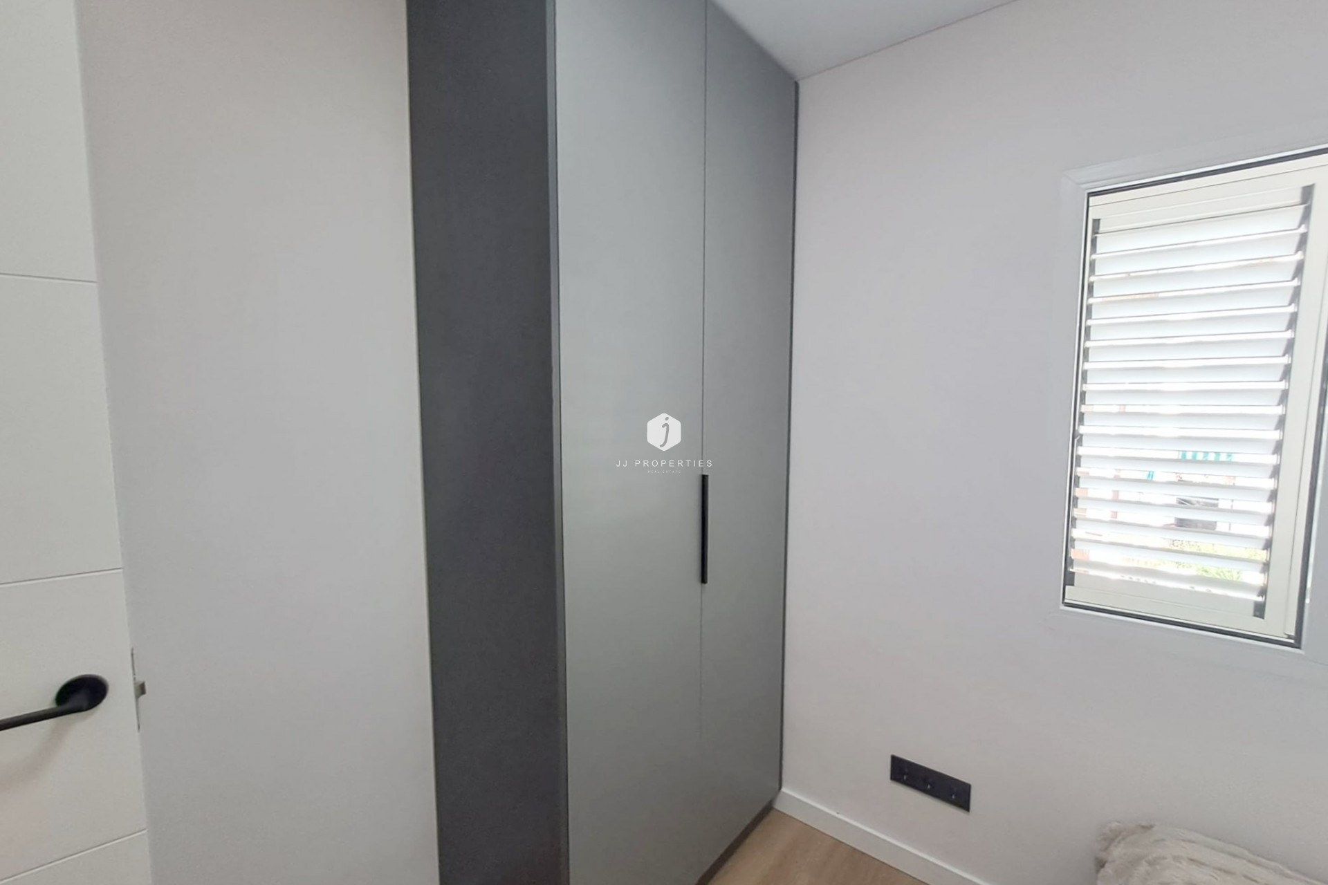 Resale - Chalet -
Torrevieja - Costa Blanca