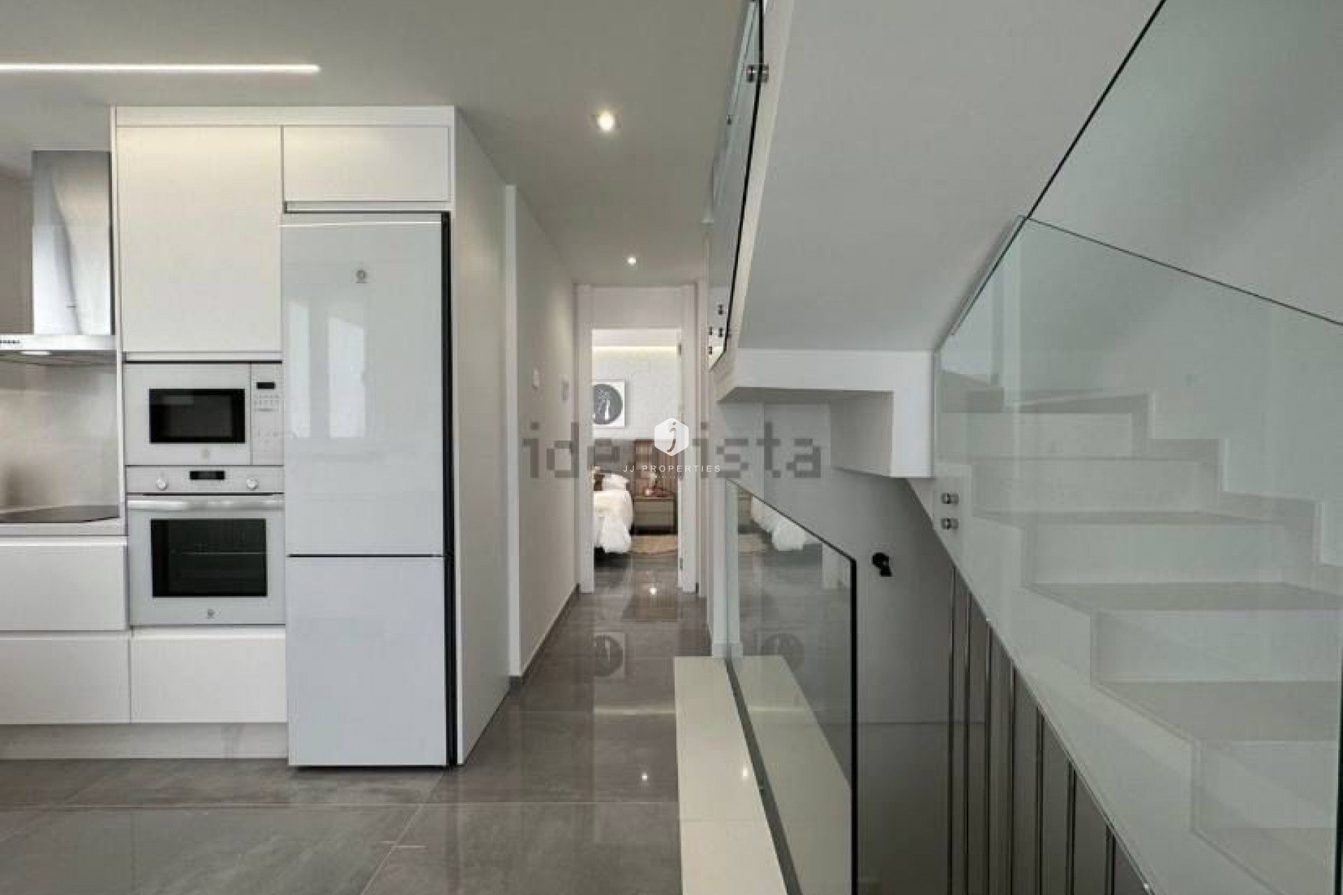 Resale - Chalet -
Torrevieja - Costa Blanca