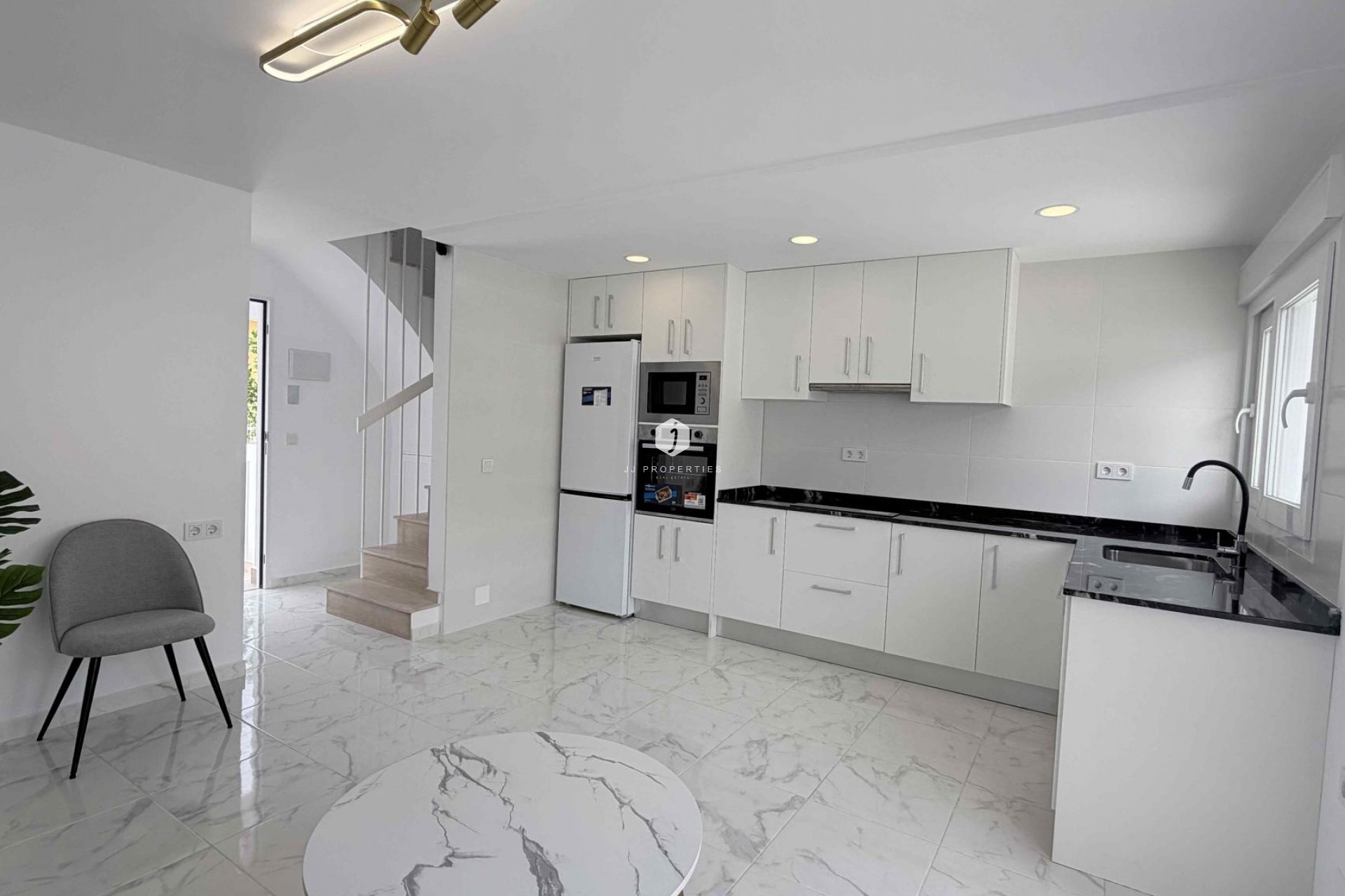 Resale - Chalet -
Torrevieja - Costa Blanca