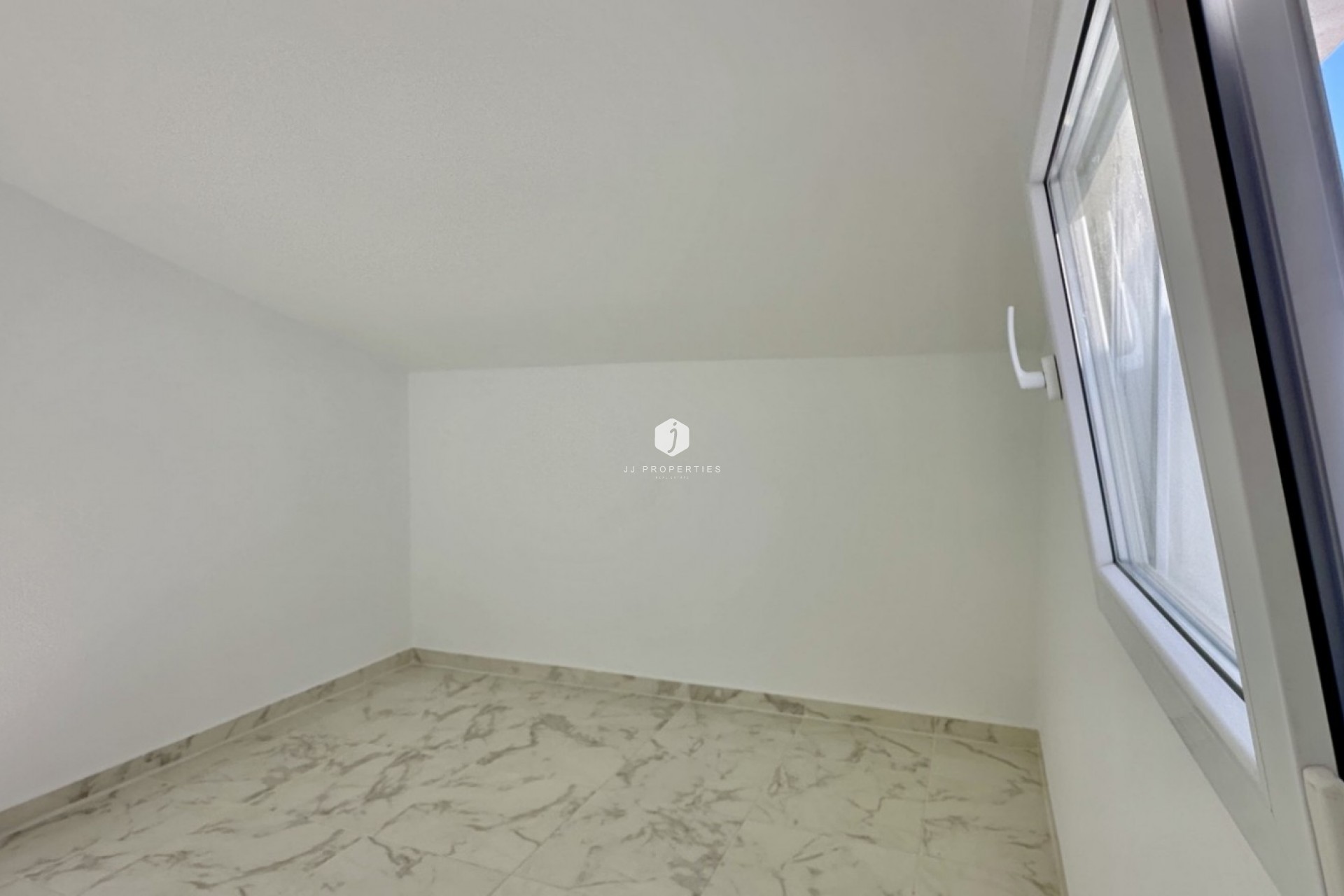 Resale - Chalet -
Torrevieja - Costa Blanca