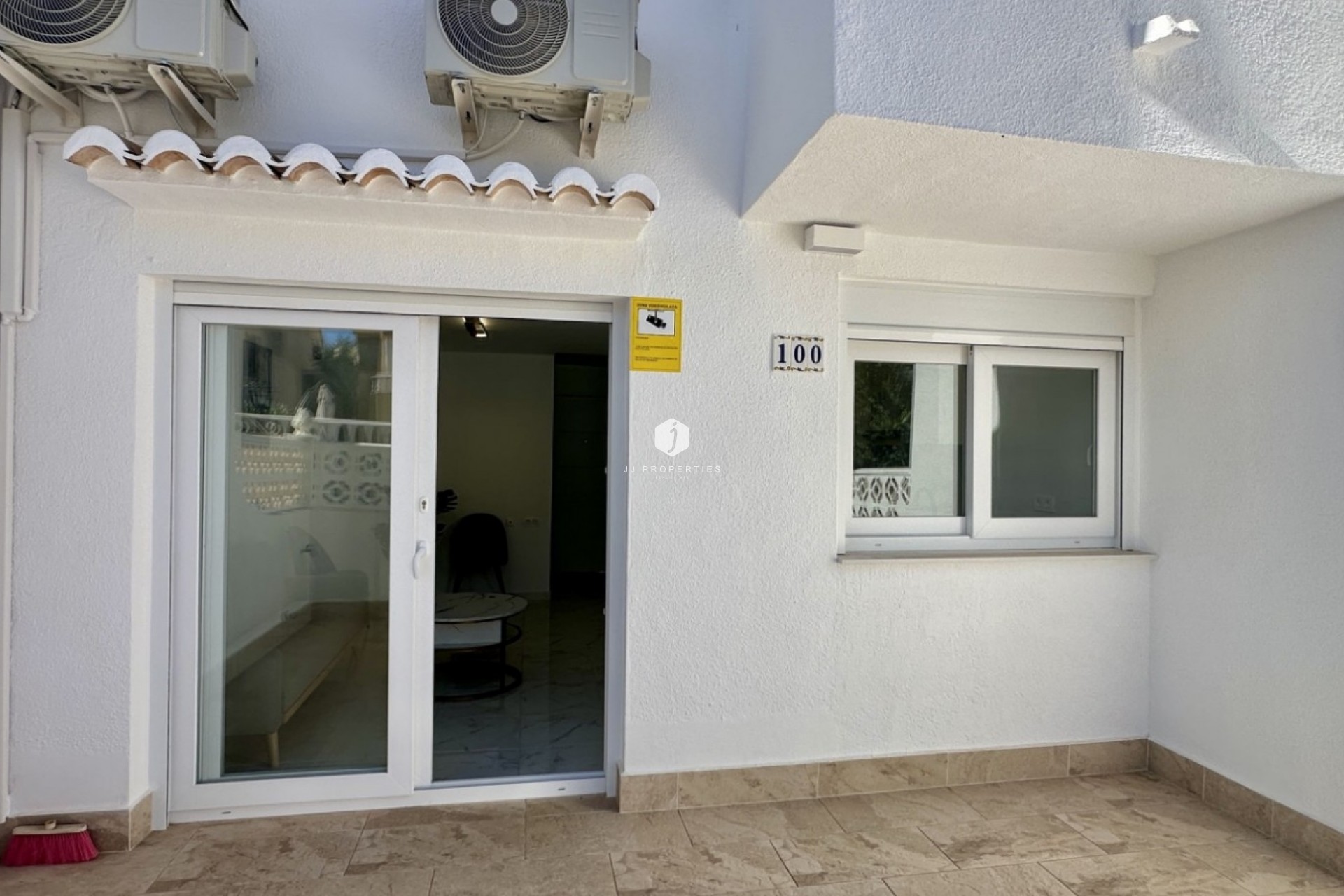 Resale - Chalet -
Torrevieja - Costa Blanca