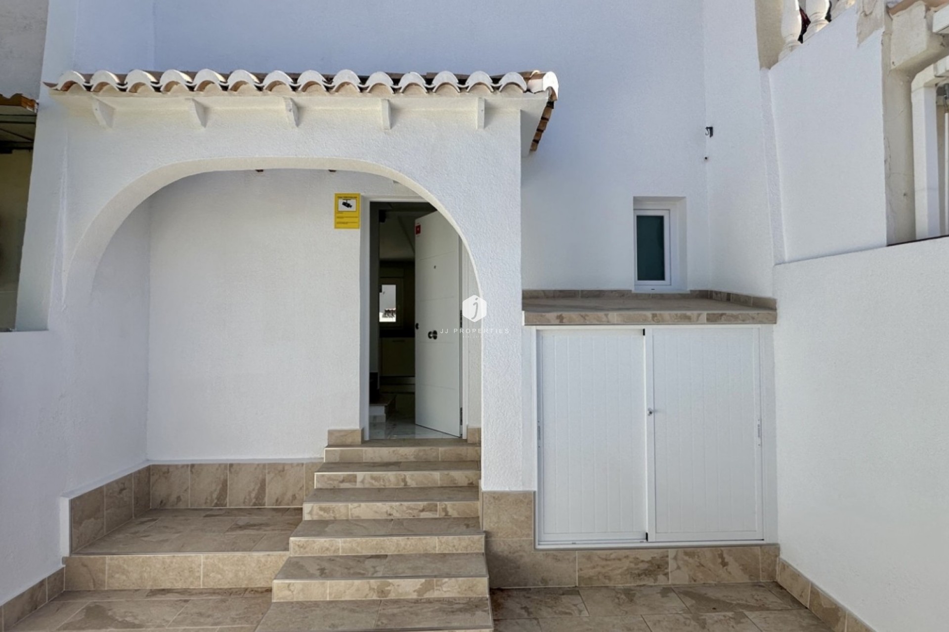 Resale - Chalet -
Torrevieja - Costa Blanca
