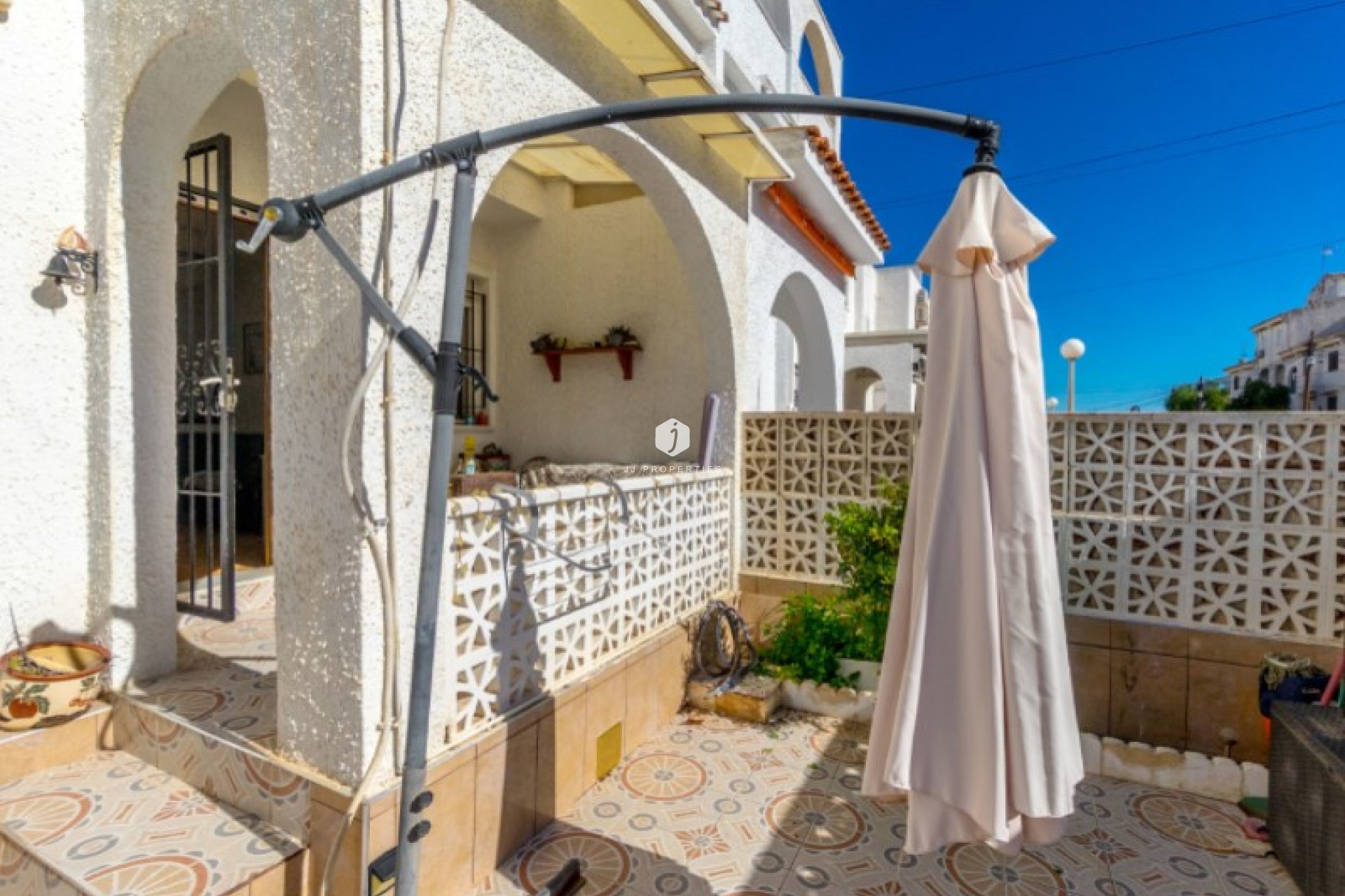 Resale - Chalet -
Torrevieja - Costa Blanca