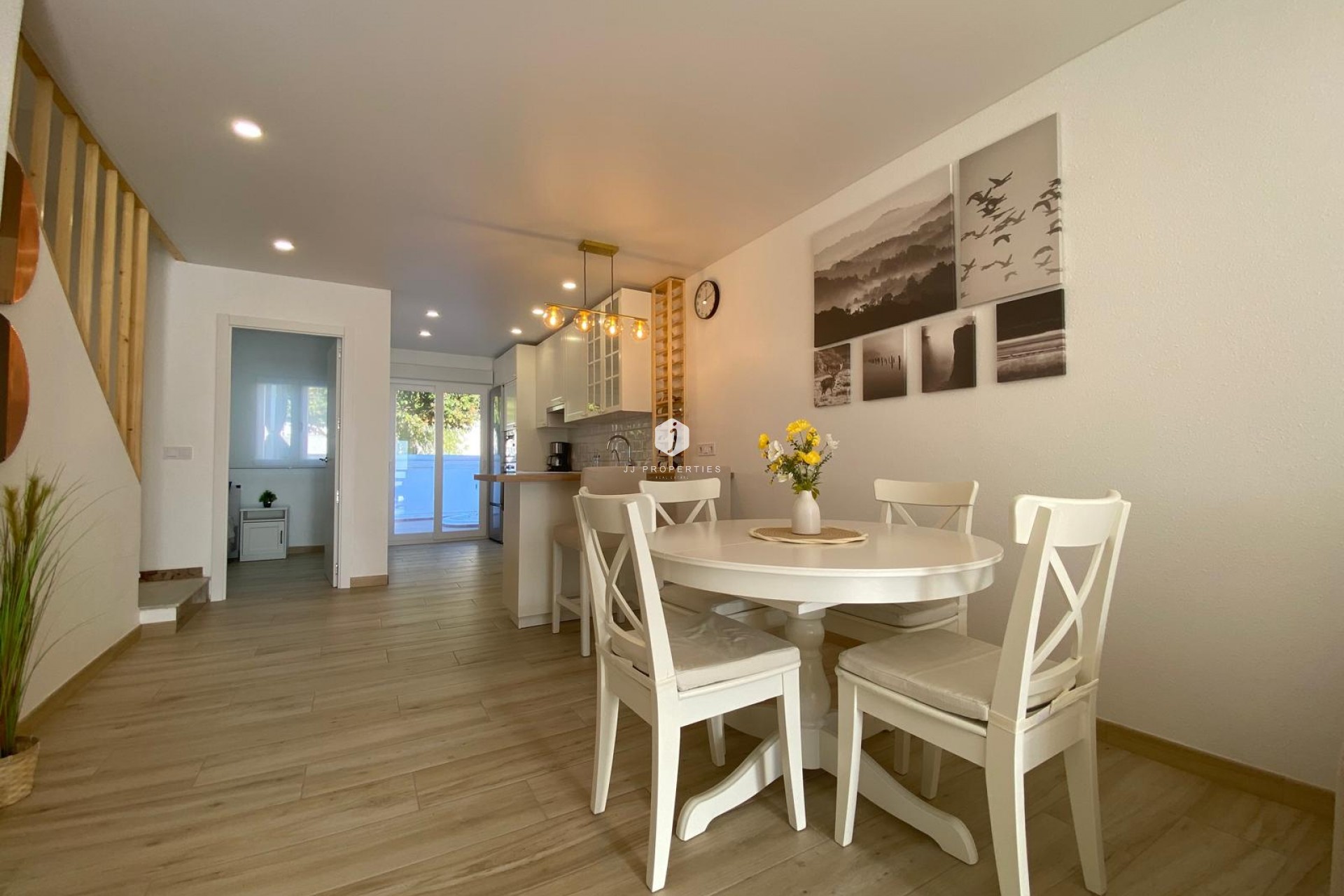 Resale - Chalet -
Torrevieja - Costa Blanca