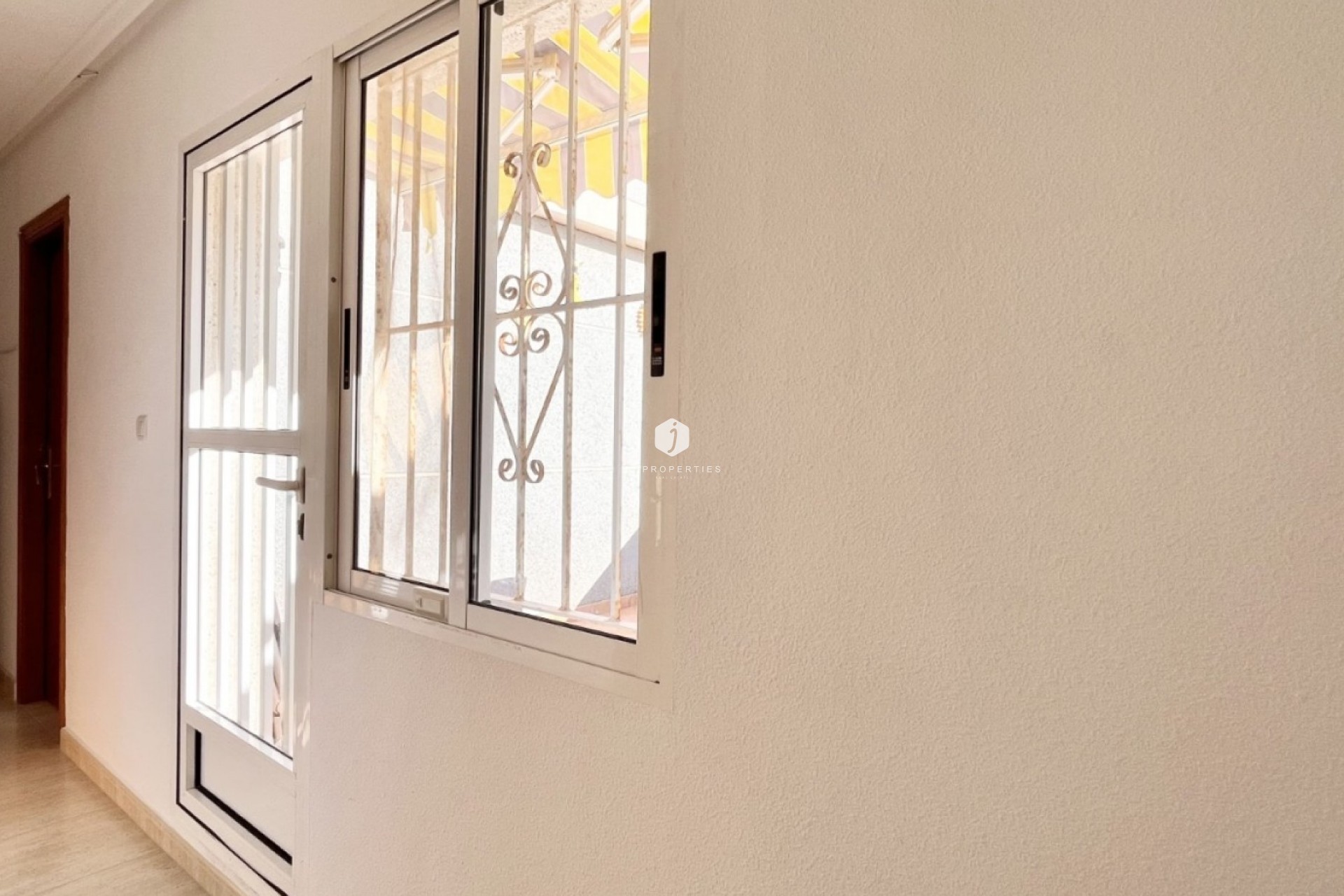 Resale - Chalet -
Torrevieja - Costa Blanca