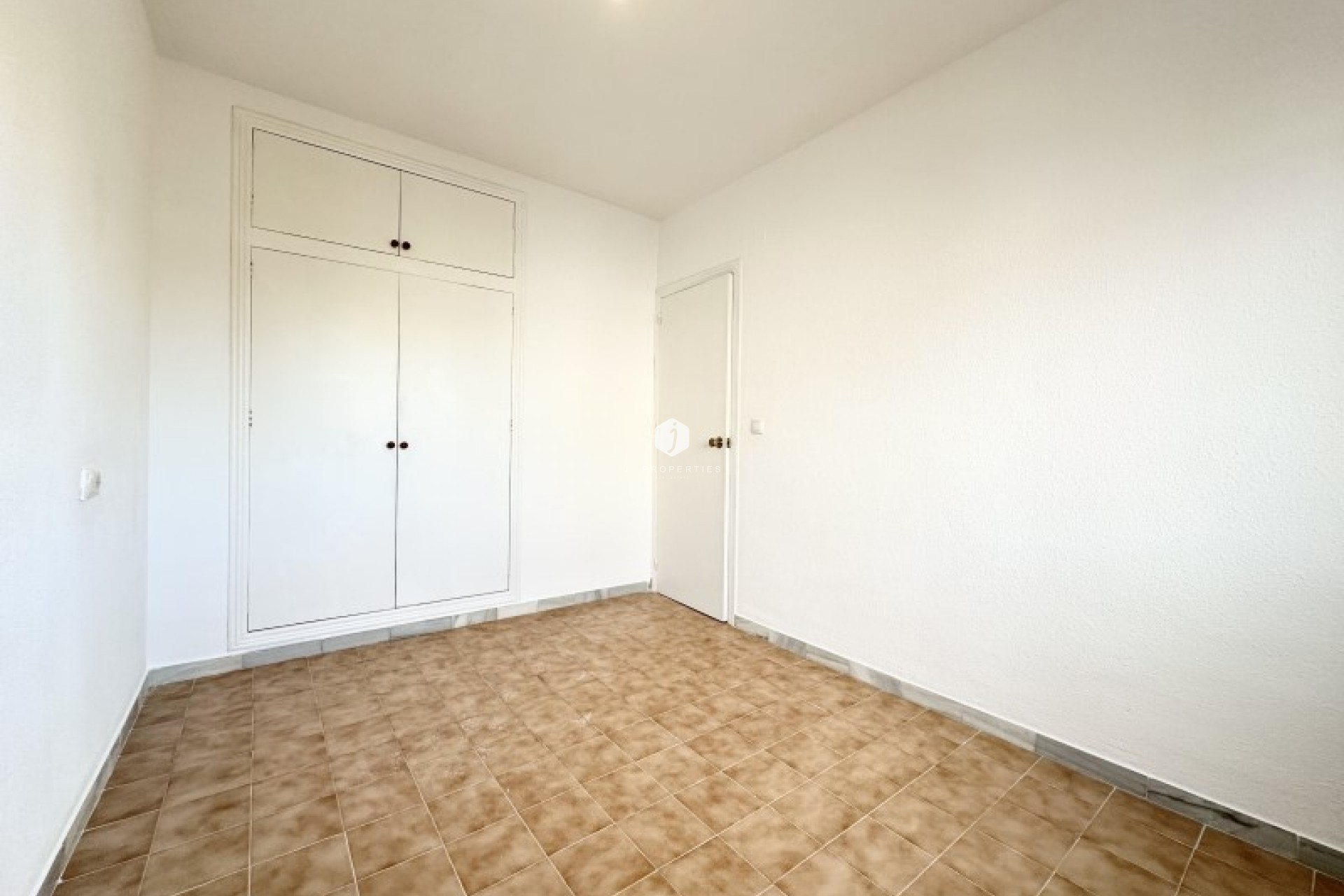 Resale - Chalet -
Torrevieja - Costa Blanca