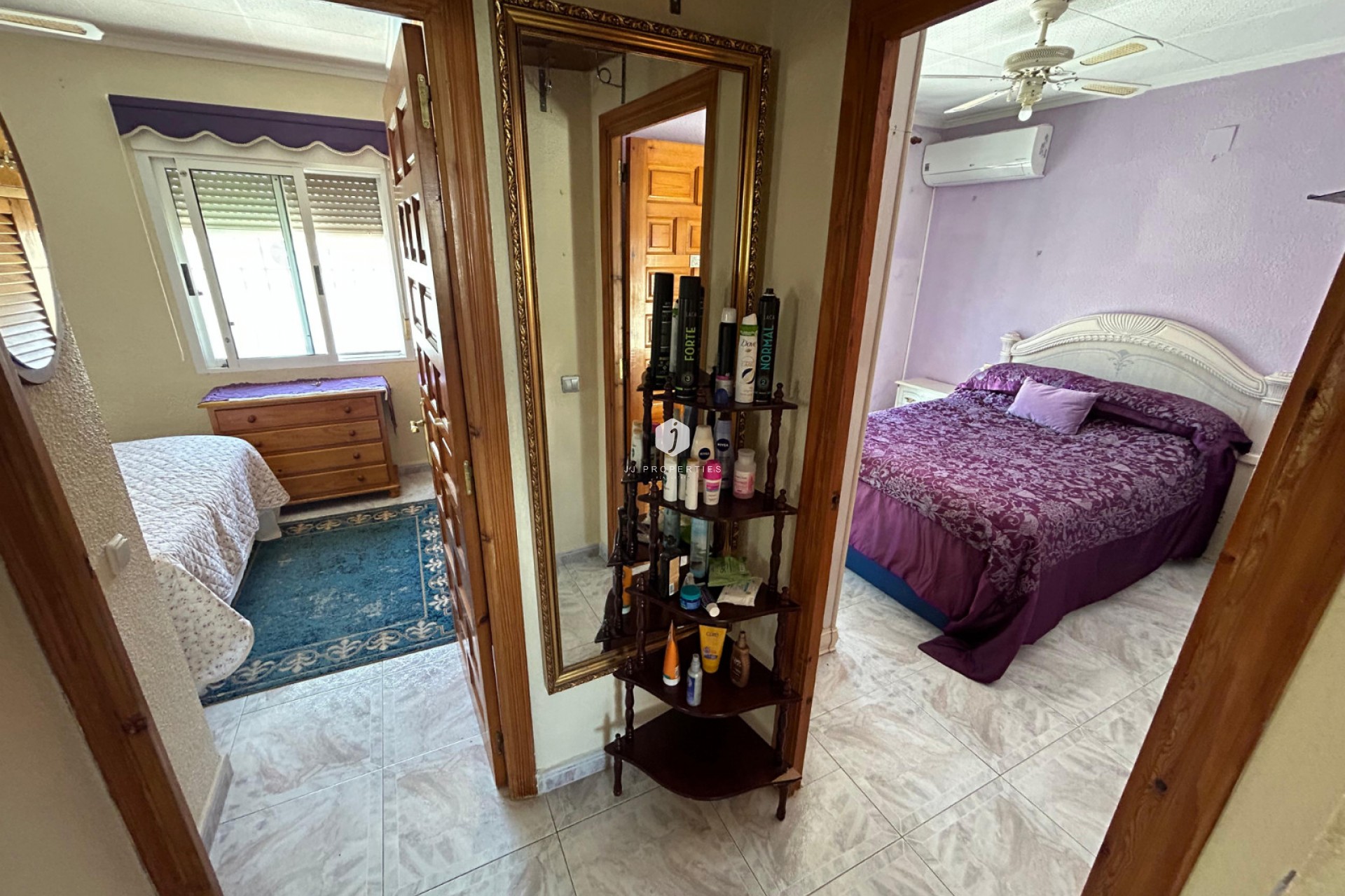 Resale - Chalet -
Torrevieja - Costa Blanca