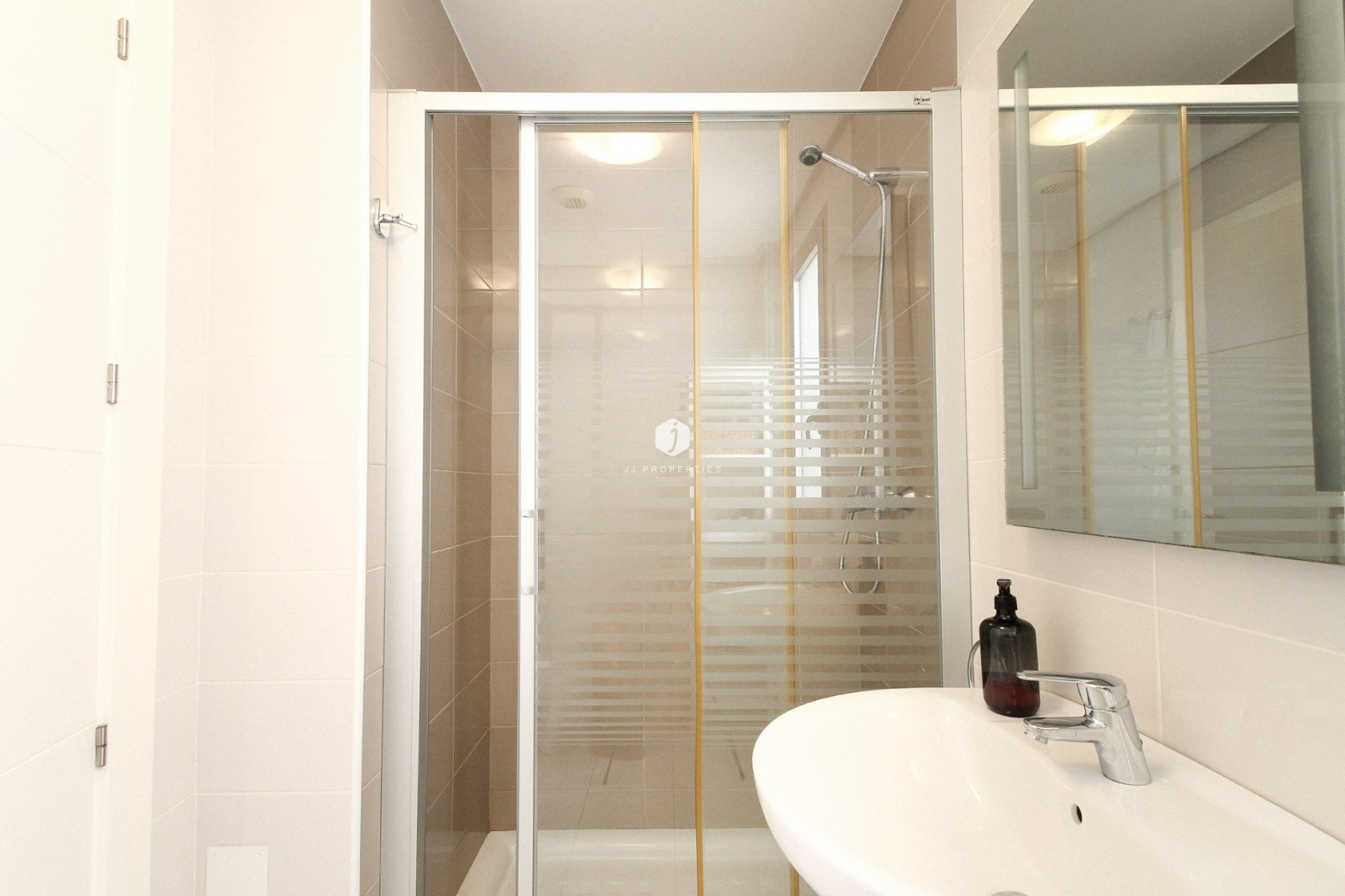 Resale - Chalet -
Torrevieja - Costa Blanca