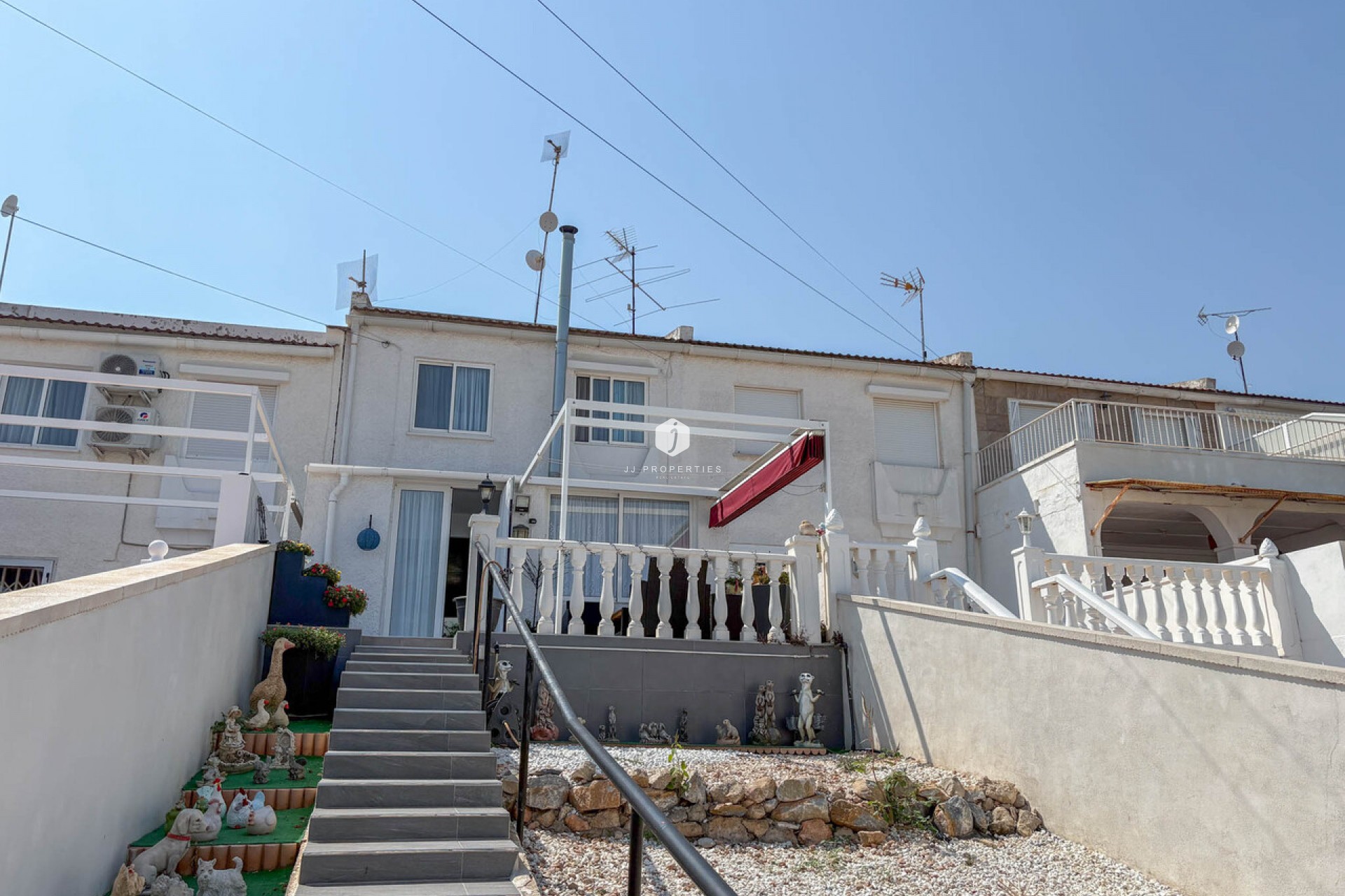 Resale - Chalet -
Torrevieja - Costa Blanca