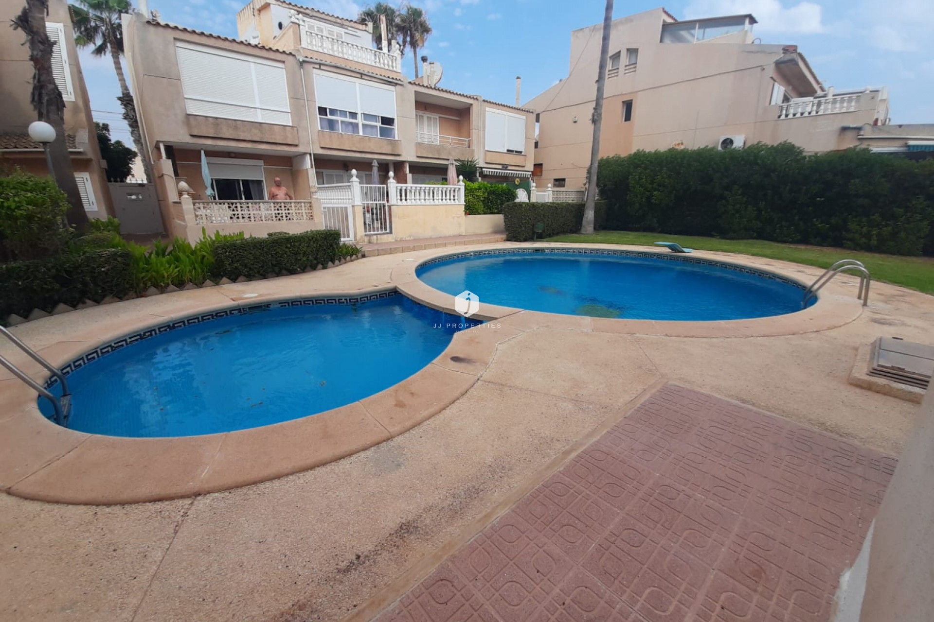 Resale - Chalet -
Torrevieja - Costa Blanca