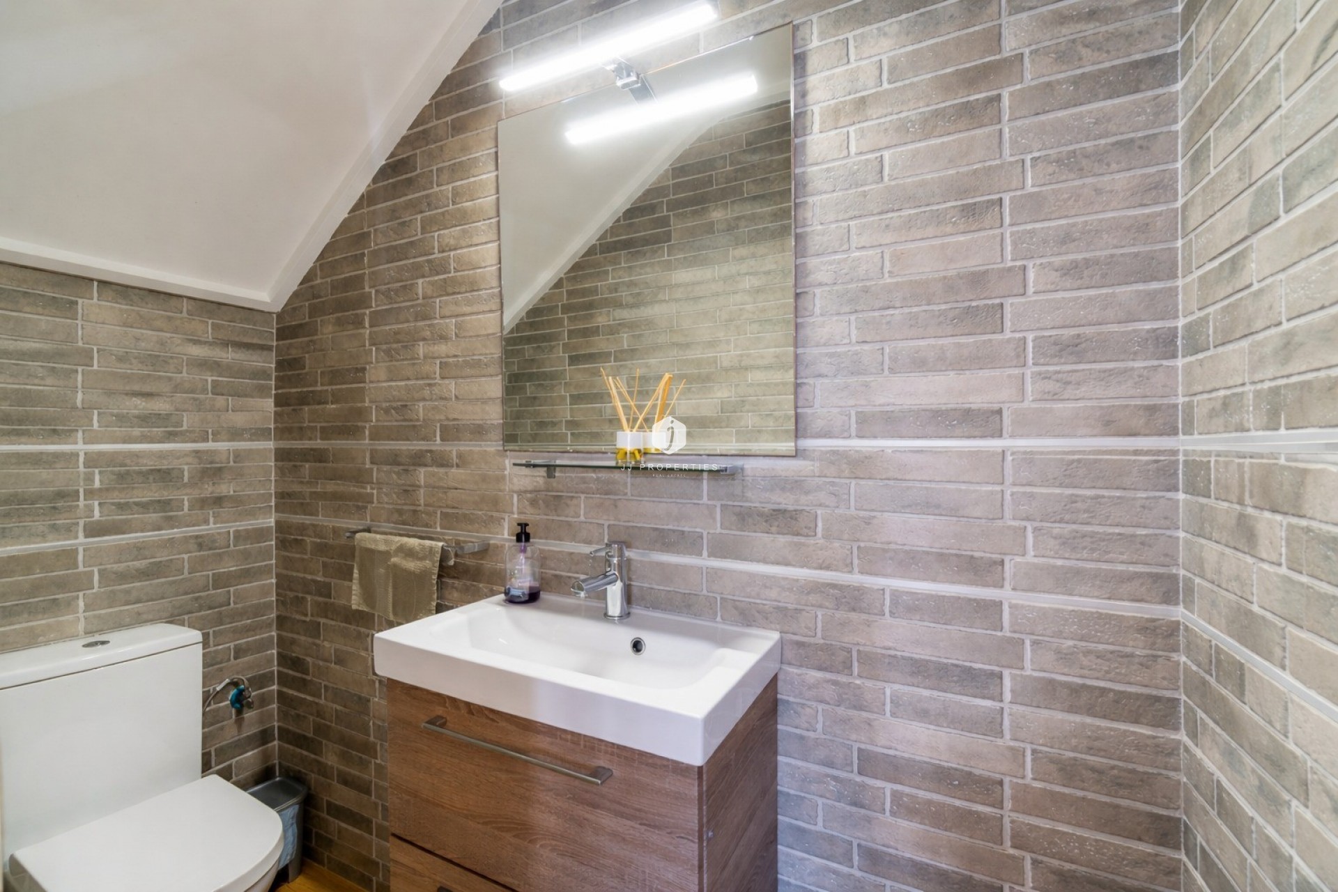 Resale - Chalet -
Torrevieja - Costa Blanca