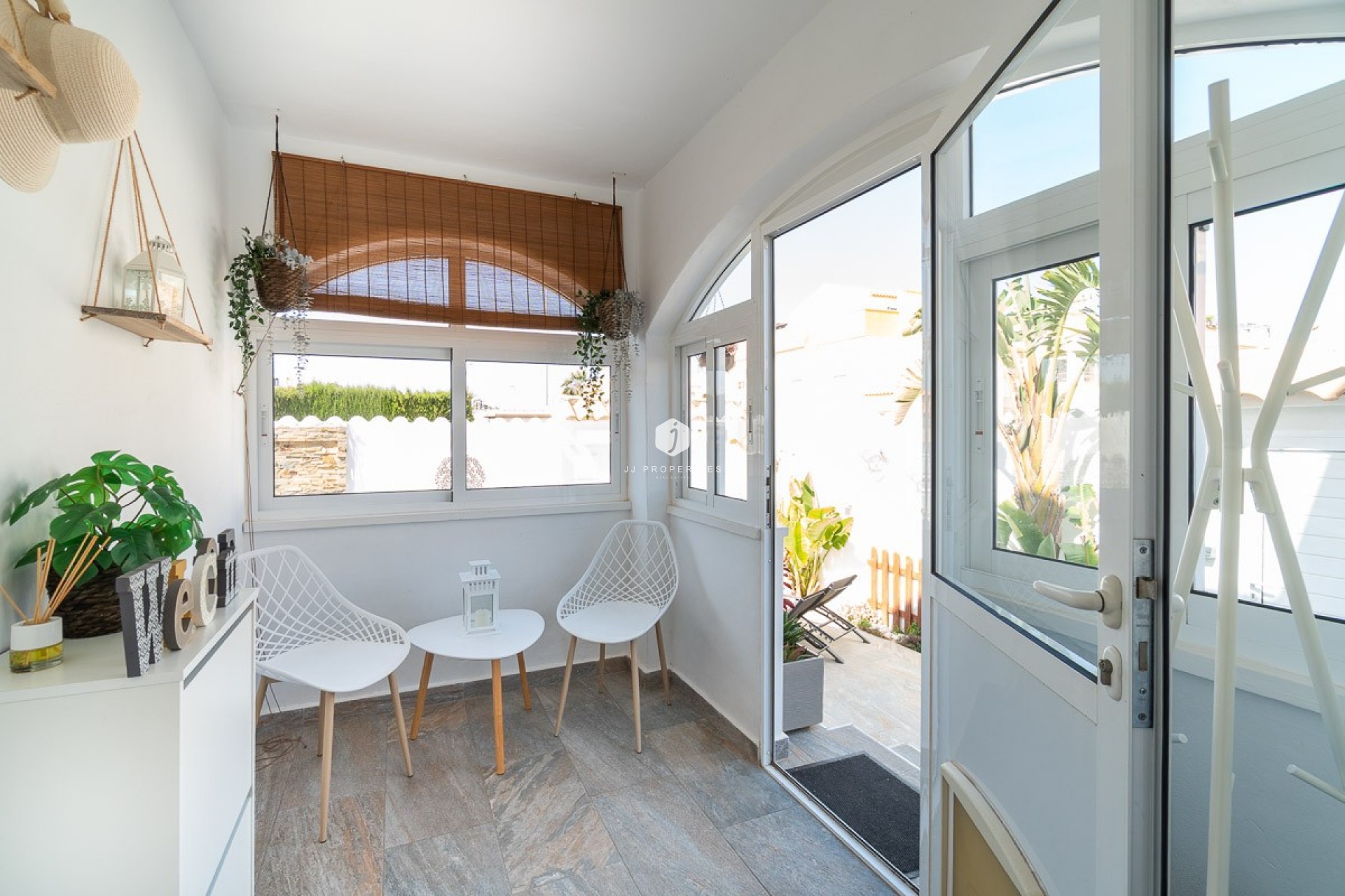 Resale - Chalet -
Torrevieja - Costa Blanca