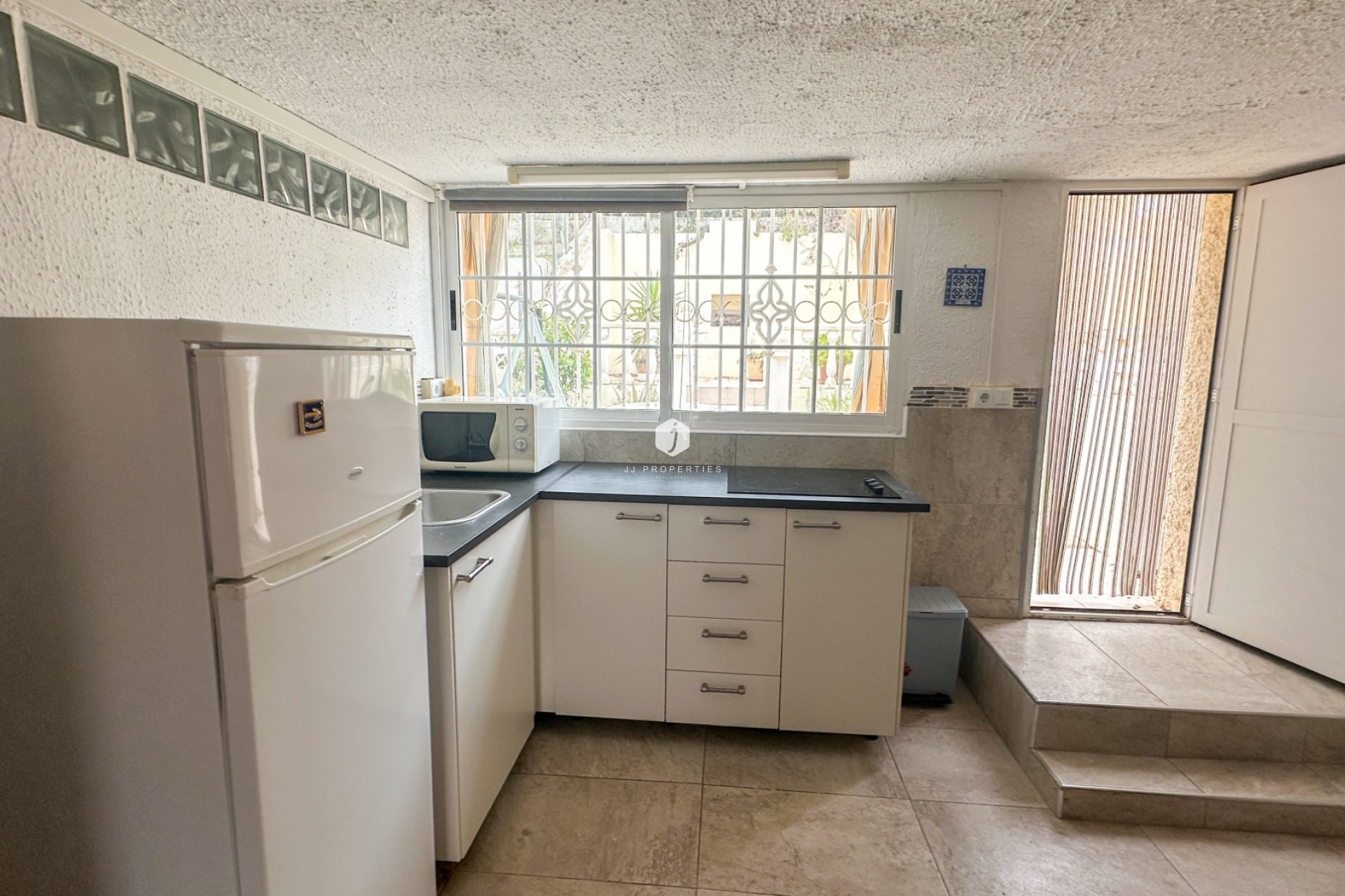 Resale - Chalet -
Torrevieja - Costa Blanca