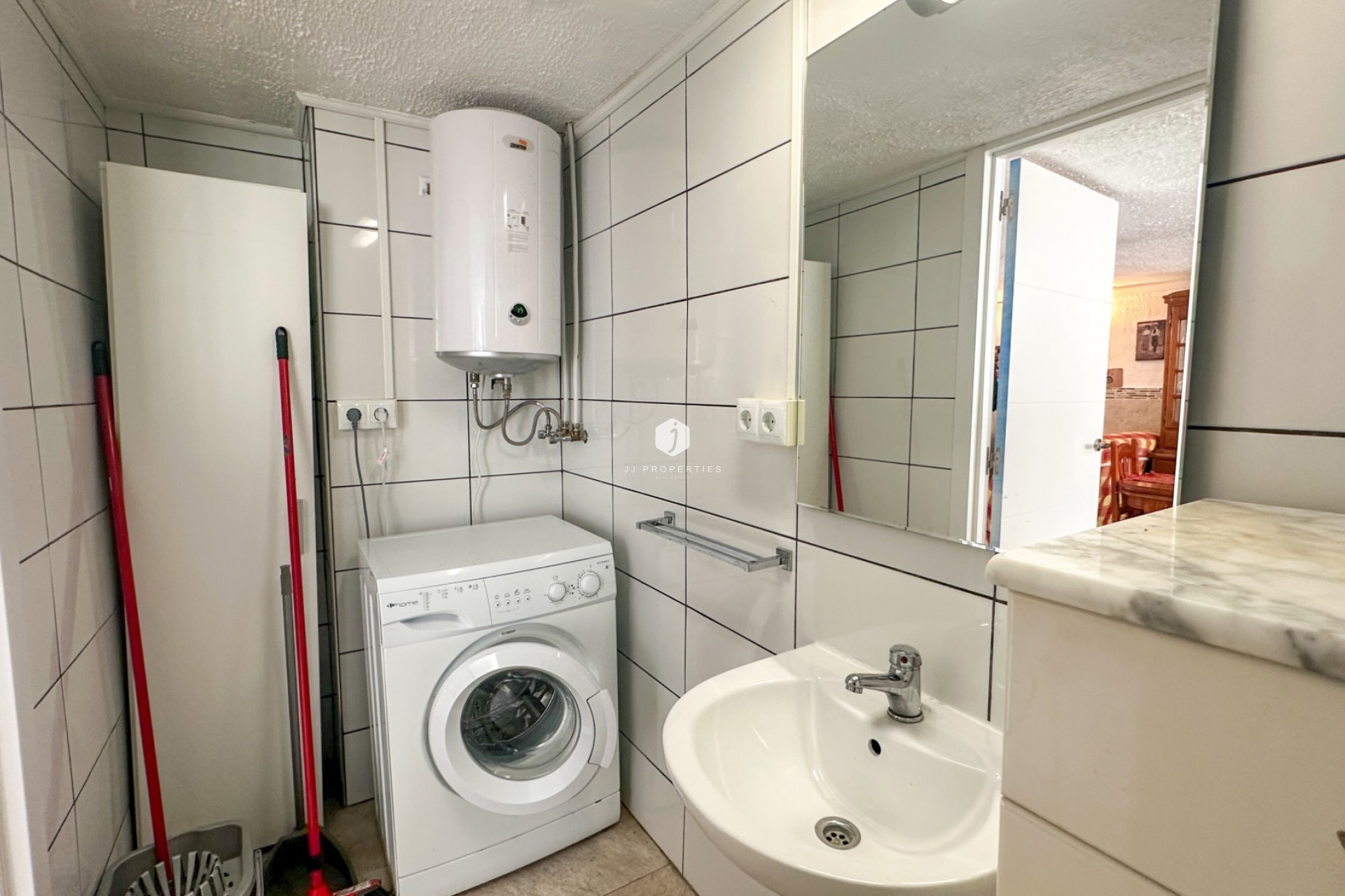 Resale - Chalet -
Torrevieja - Costa Blanca