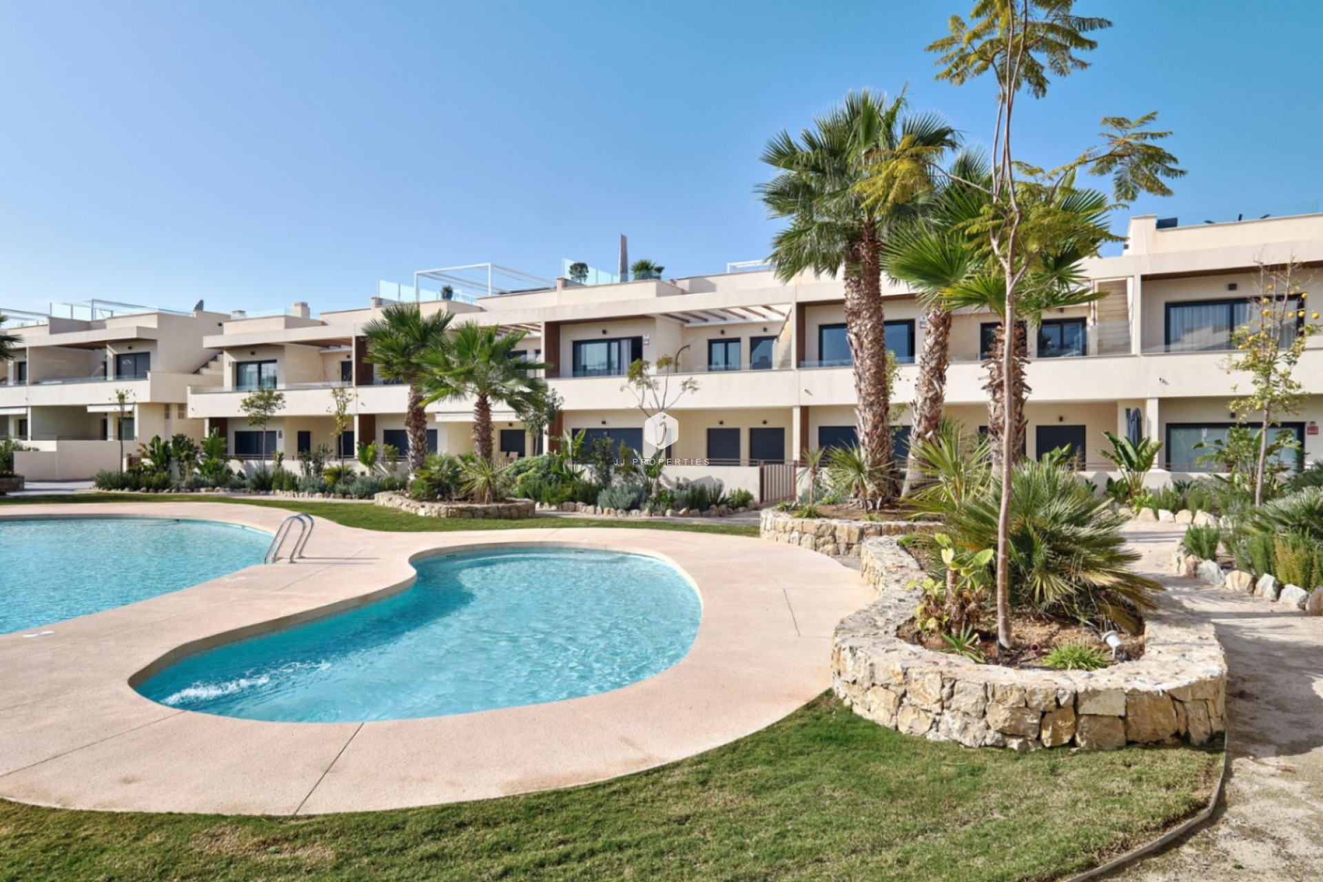 Resale - Chalet -
Torrevieja - Costa Blanca