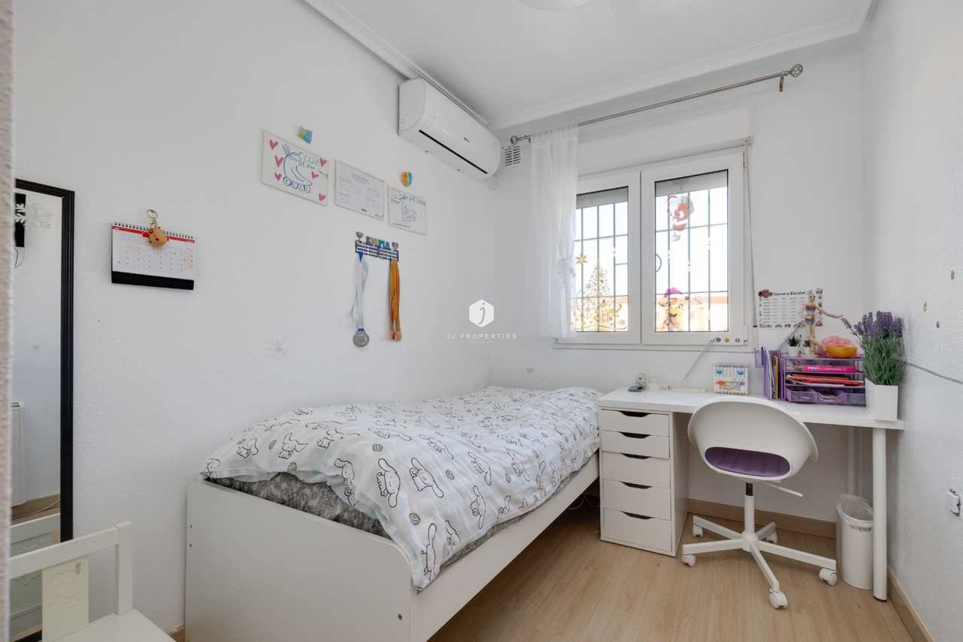 Resale - Chalet -
Torrevieja - Costa Blanca