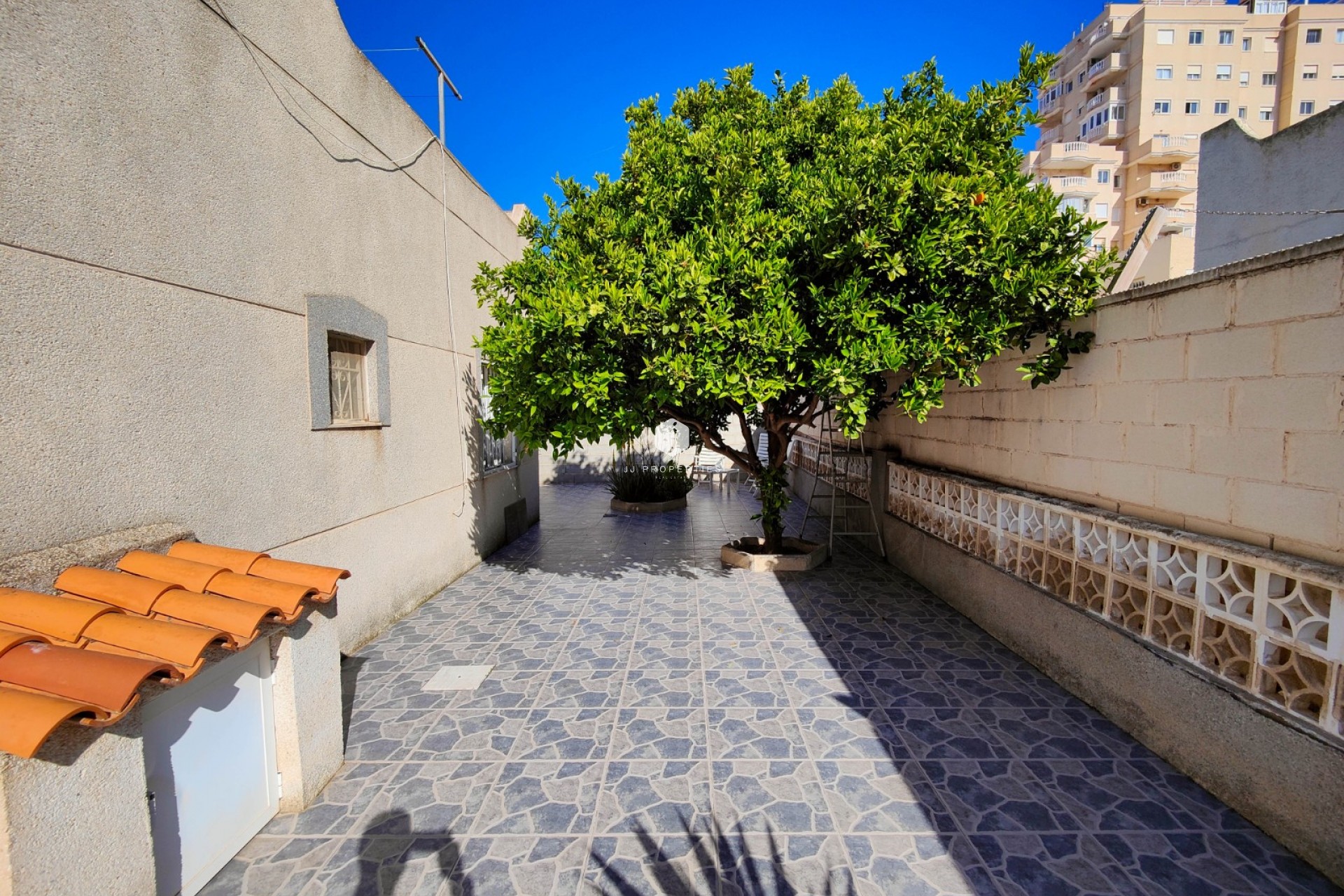 Resale - Chalet -
Torrevieja - Costa Blanca