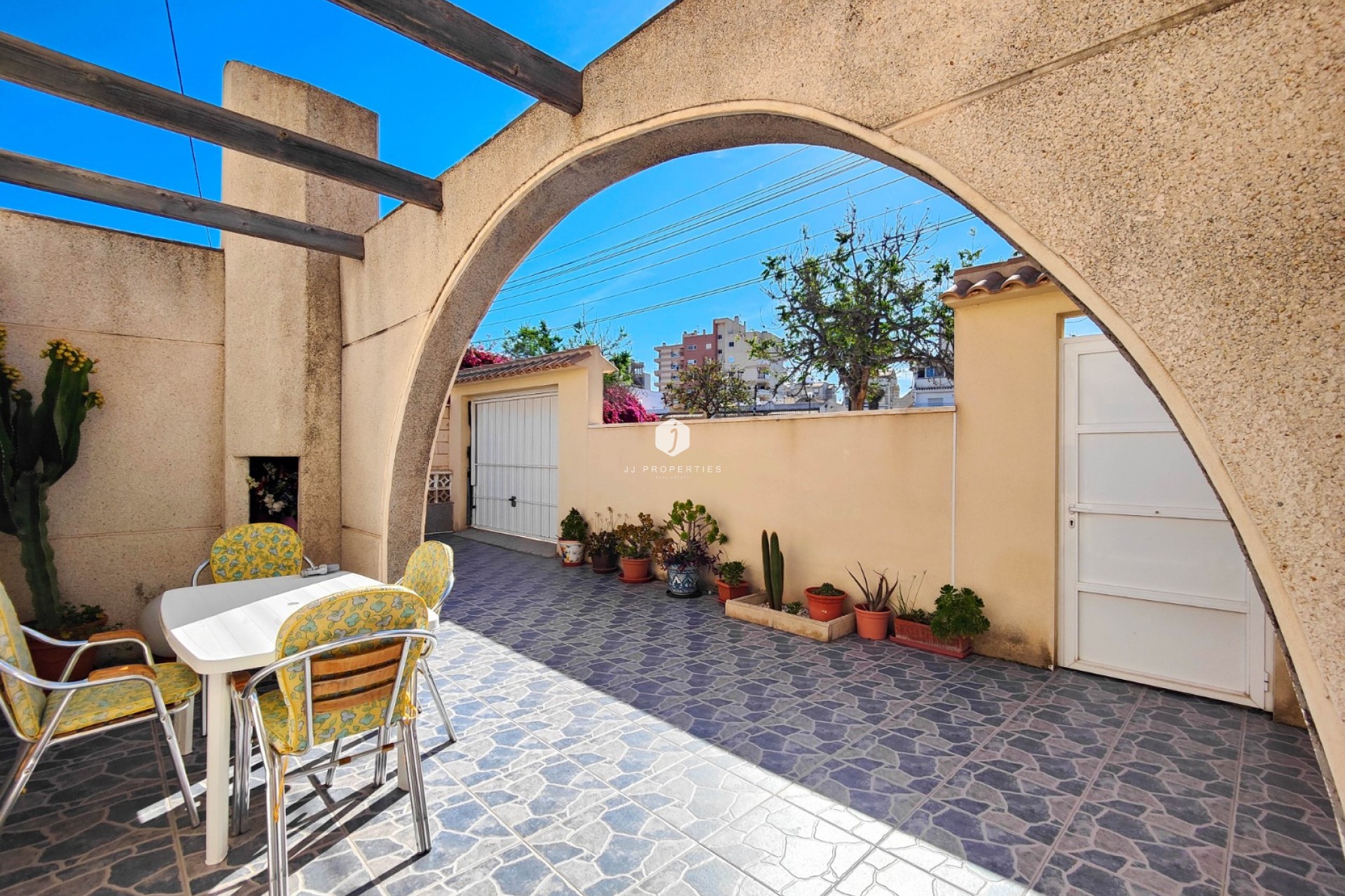 Resale - Chalet -
Torrevieja - Costa Blanca