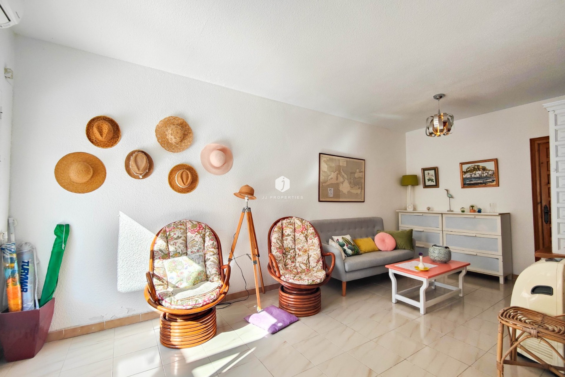 Resale - Chalet -
Torrevieja - Costa Blanca