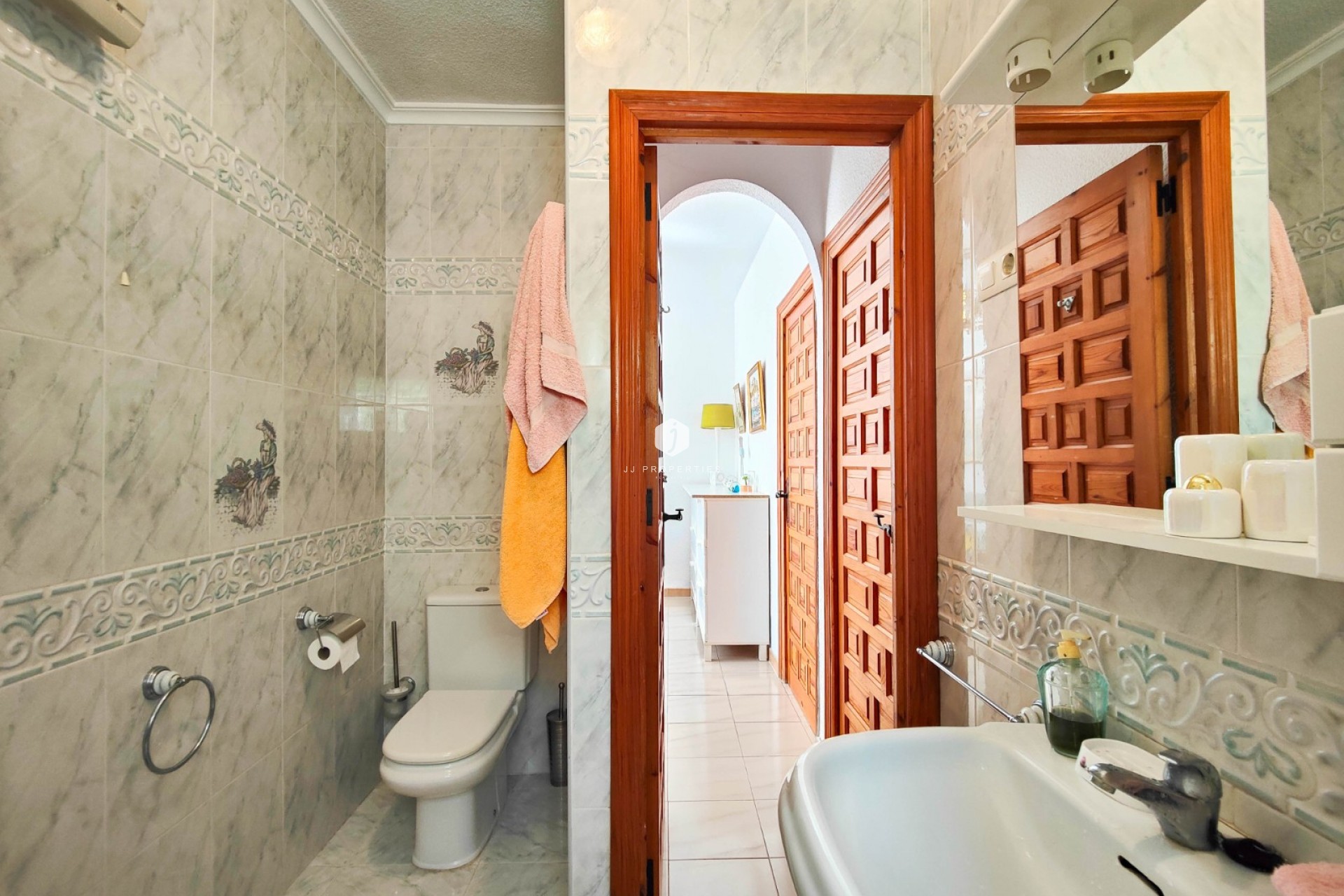 Resale - Chalet -
Torrevieja - Costa Blanca