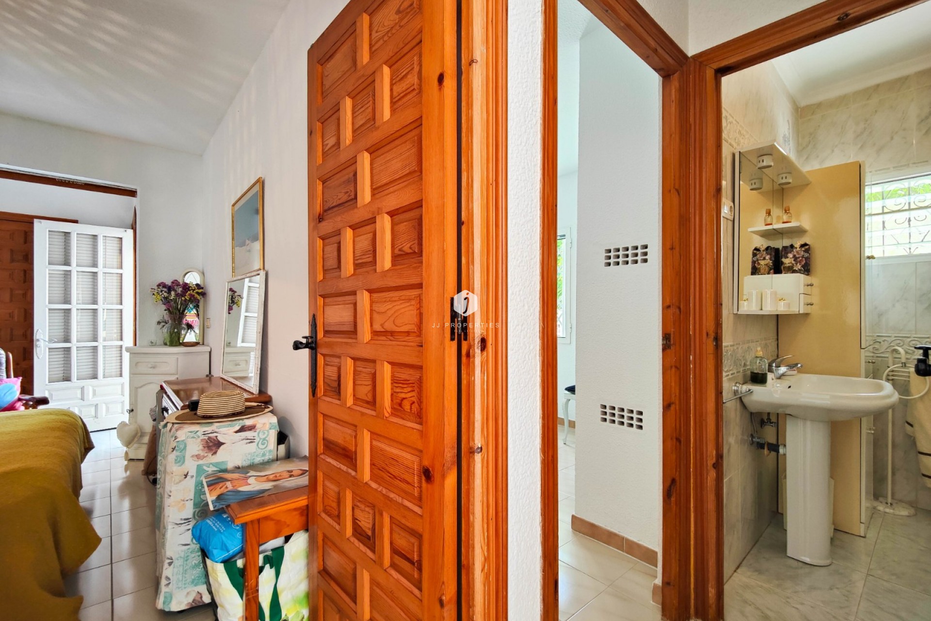 Resale - Chalet -
Torrevieja - Costa Blanca