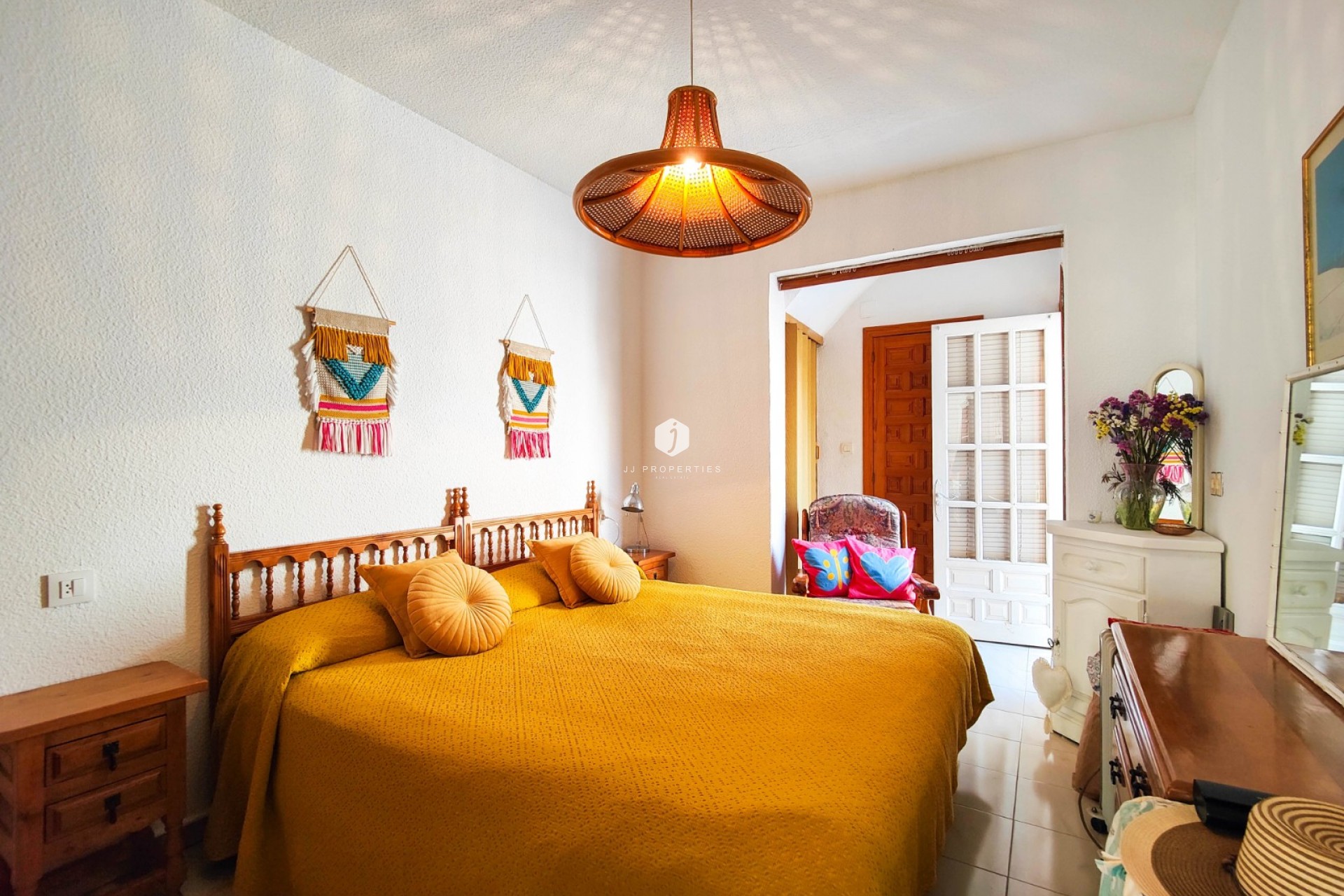 Resale - Chalet -
Torrevieja - Costa Blanca