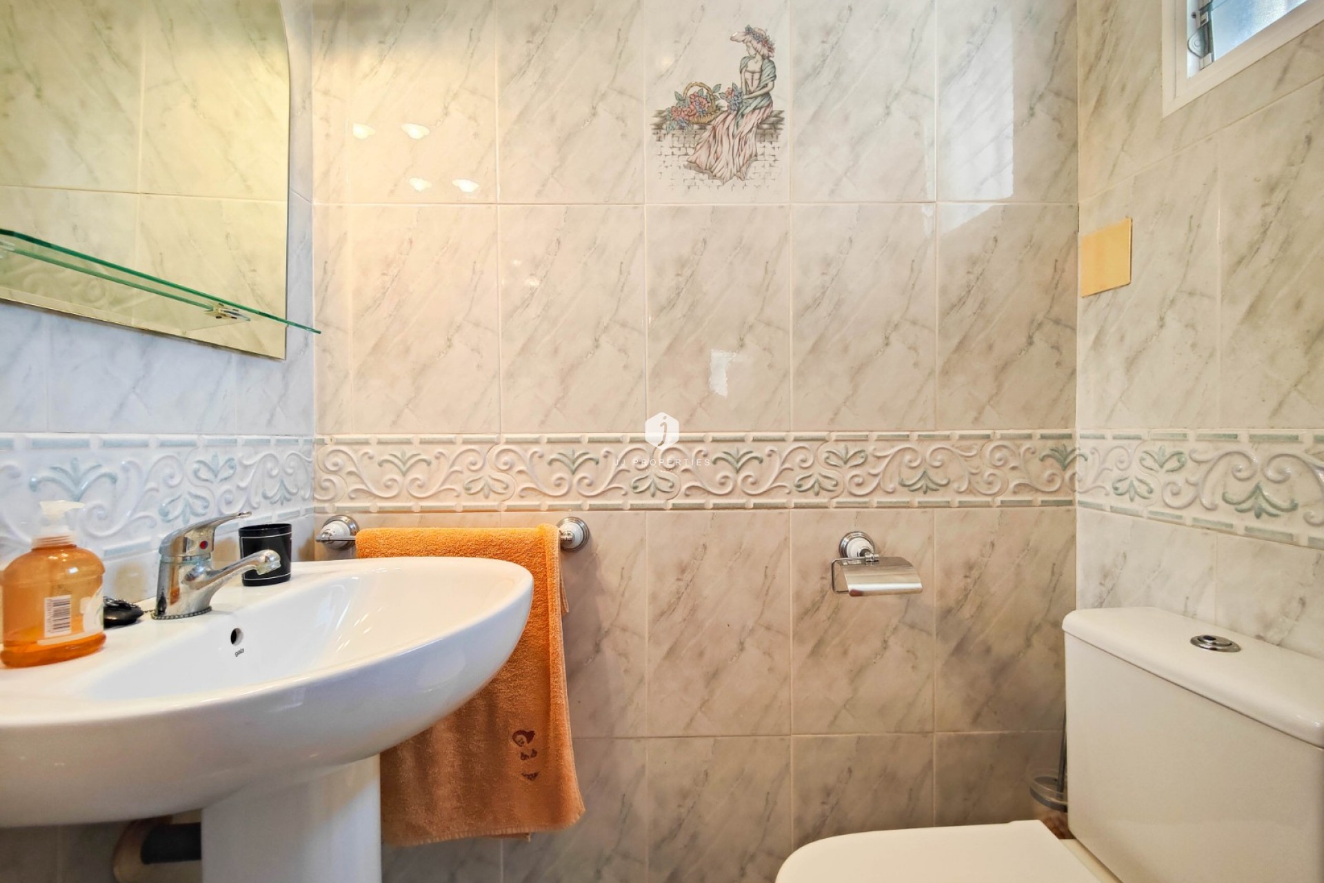 Resale - Chalet -
Torrevieja - Costa Blanca