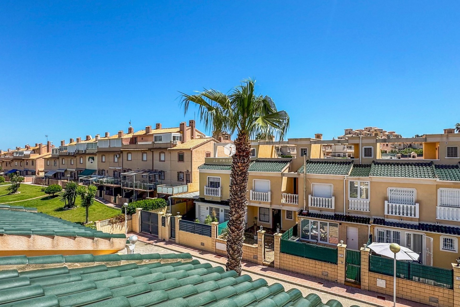Resale - Chalet -
Torrevieja - Costa Blanca